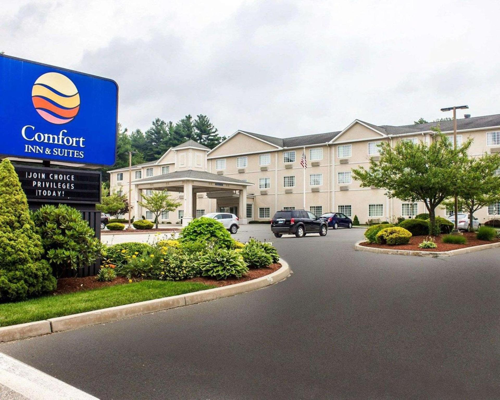 Comfort Inn & Suites photo 2