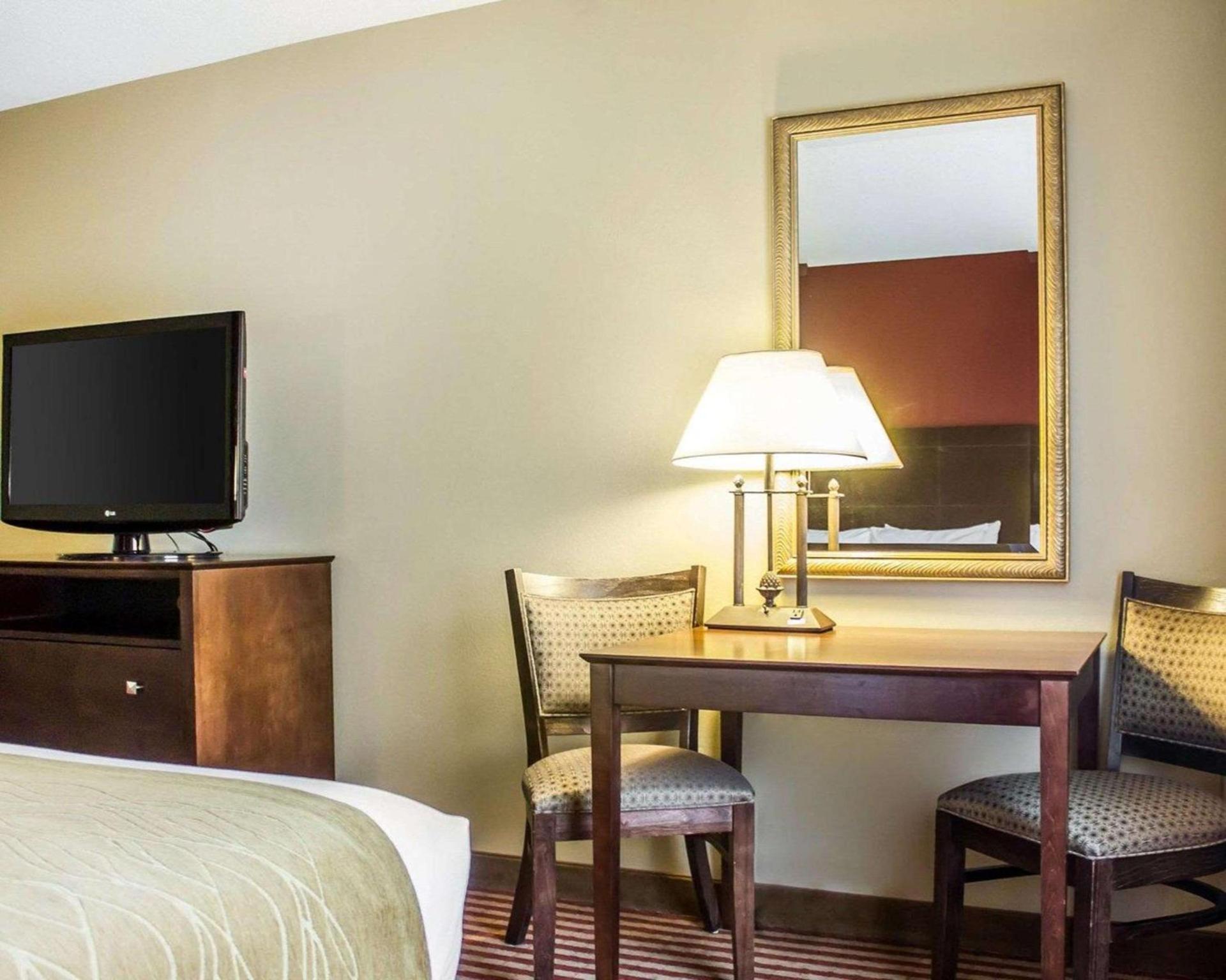 Comfort Inn & Suites photo 4