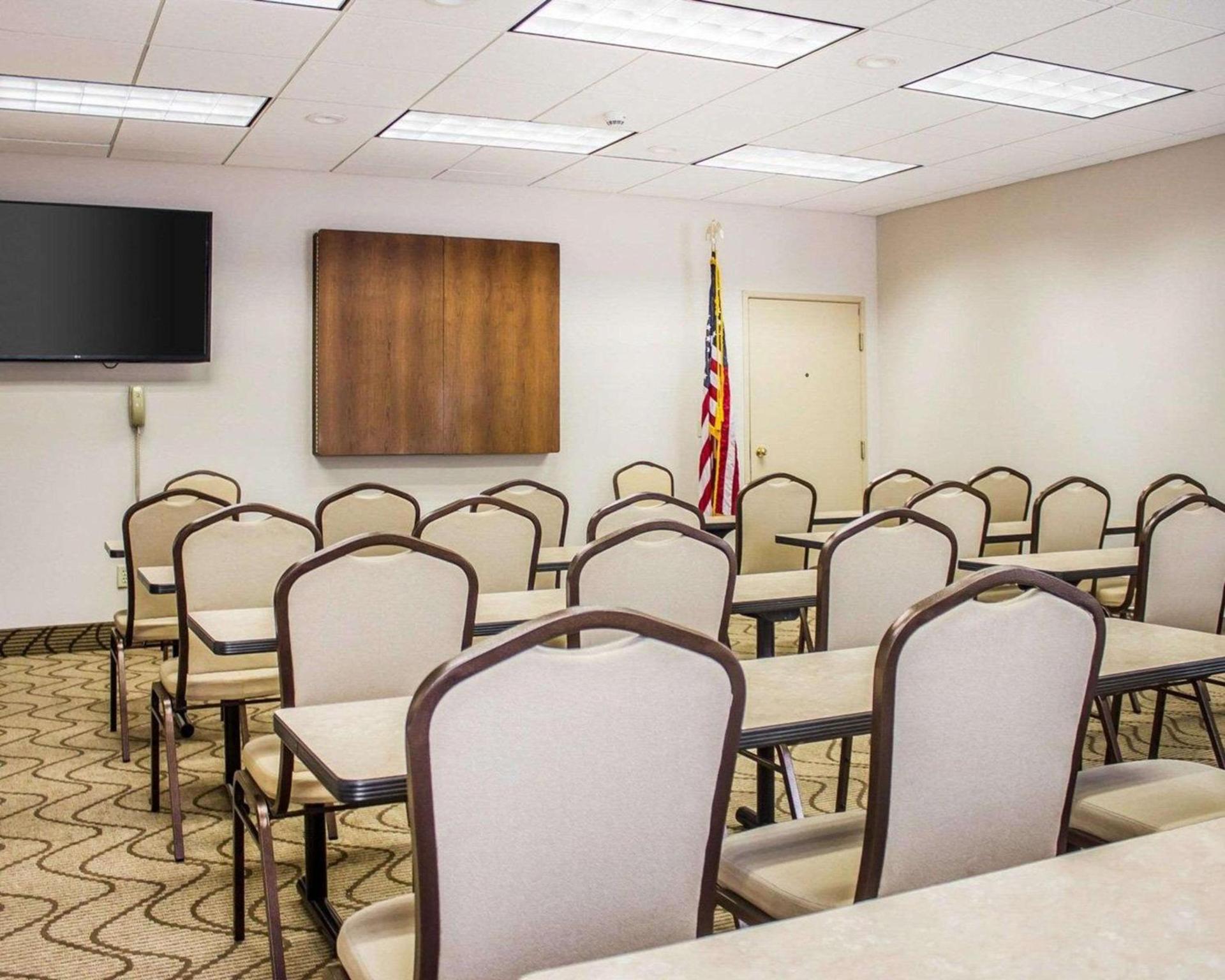 Comfort Inn & Suites photo 23