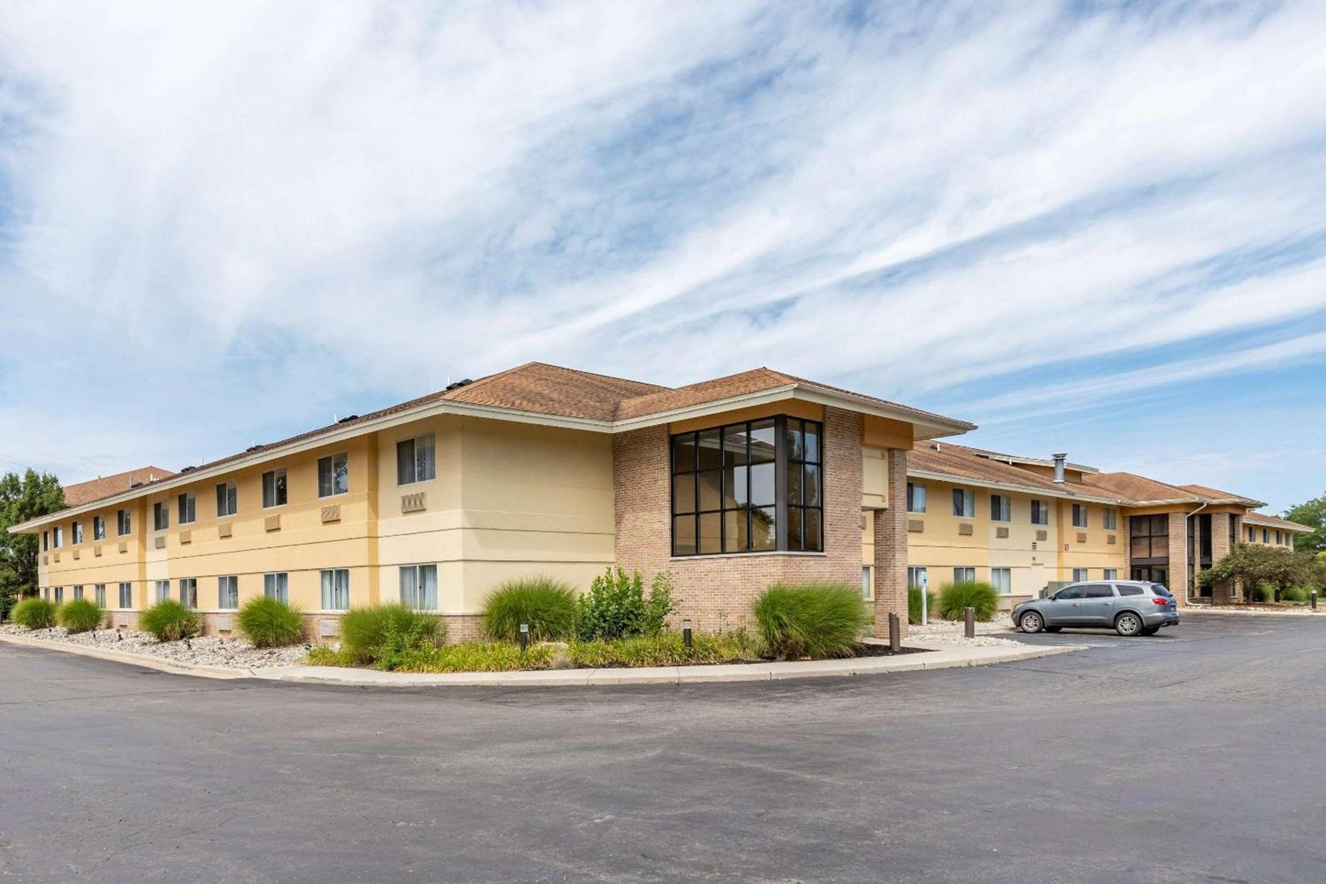 Comfort Inn Okemos - East Lansing photo 2