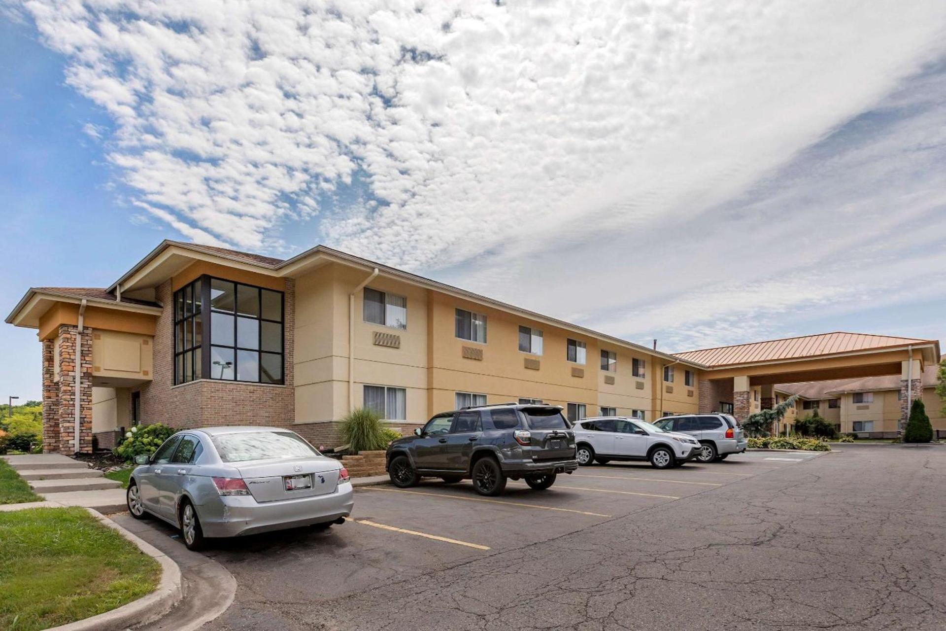 Comfort Inn Okemos - East Lansing photo 6