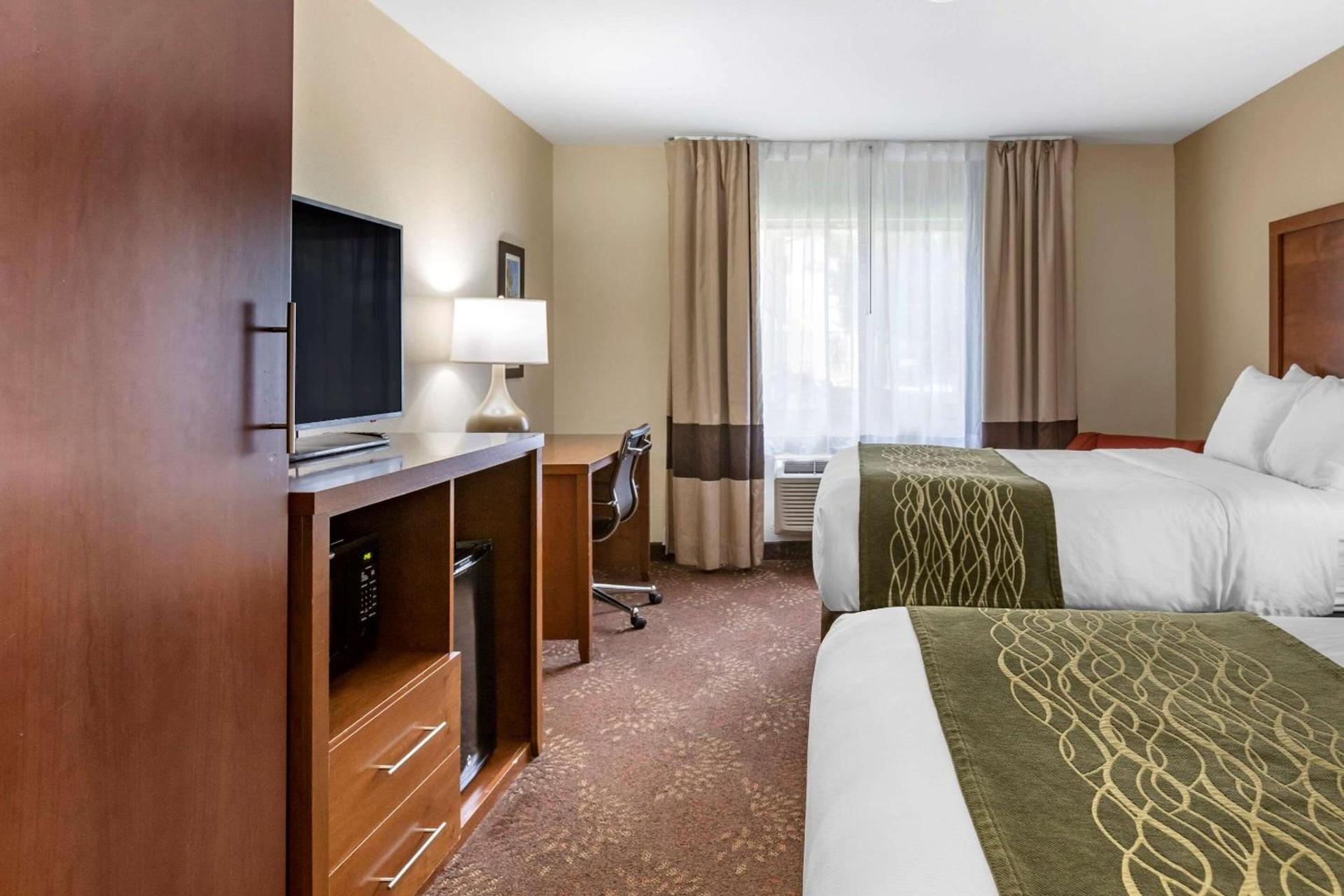 Comfort Inn Okemos - East Lansing photo 16