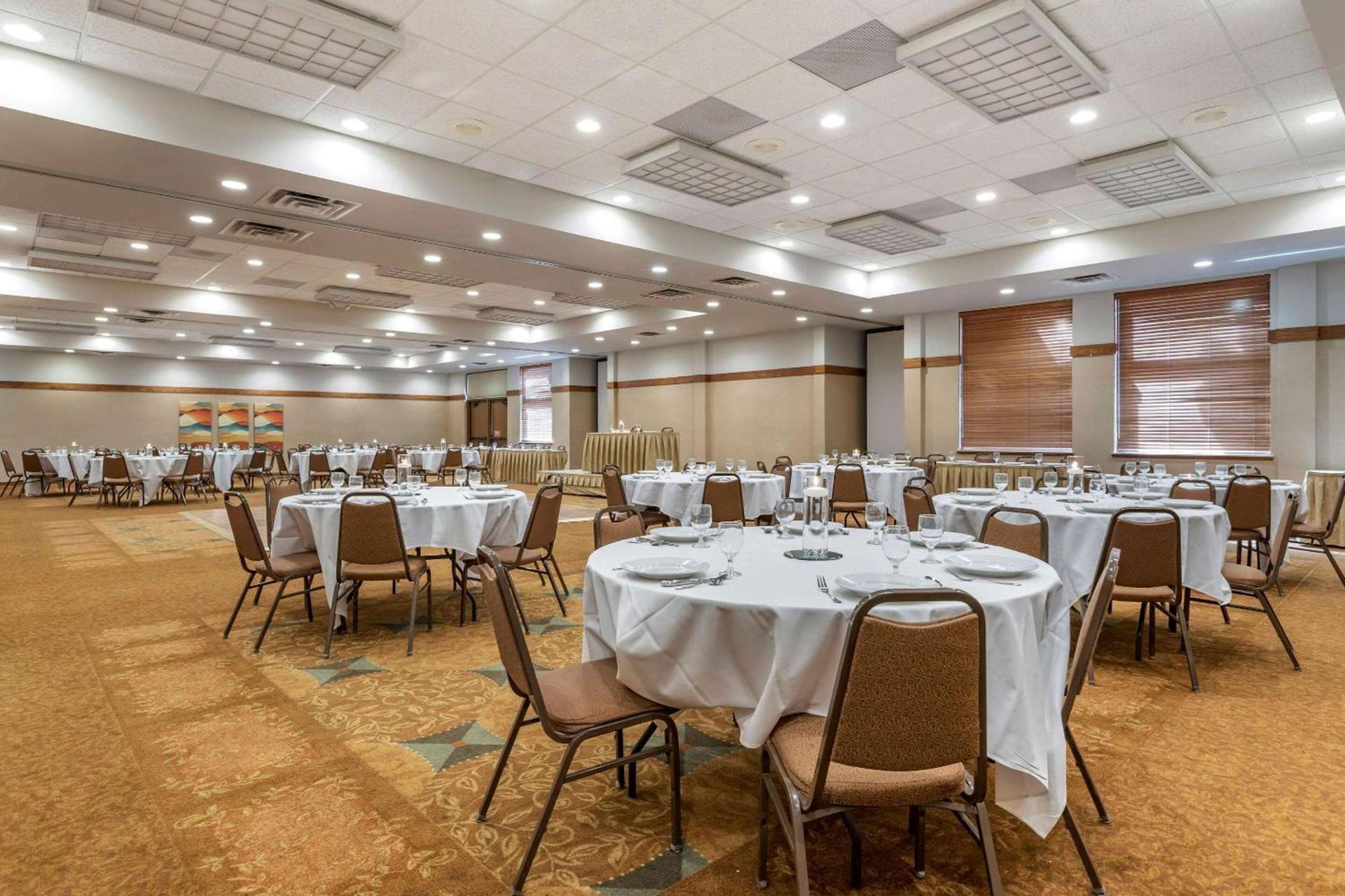 Comfort Inn Okemos - East Lansing photo 28