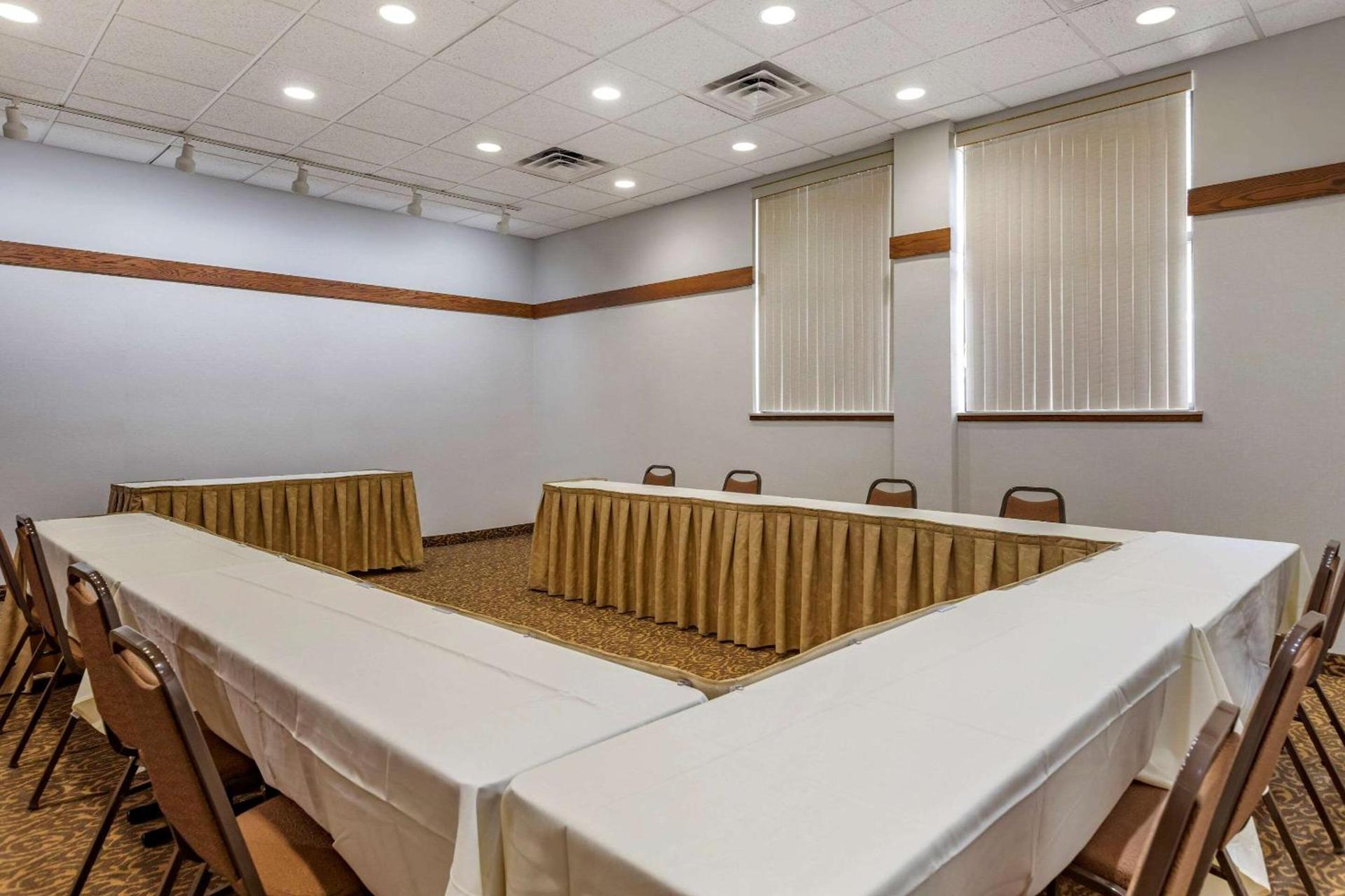 Comfort Inn Okemos - East Lansing photo 32