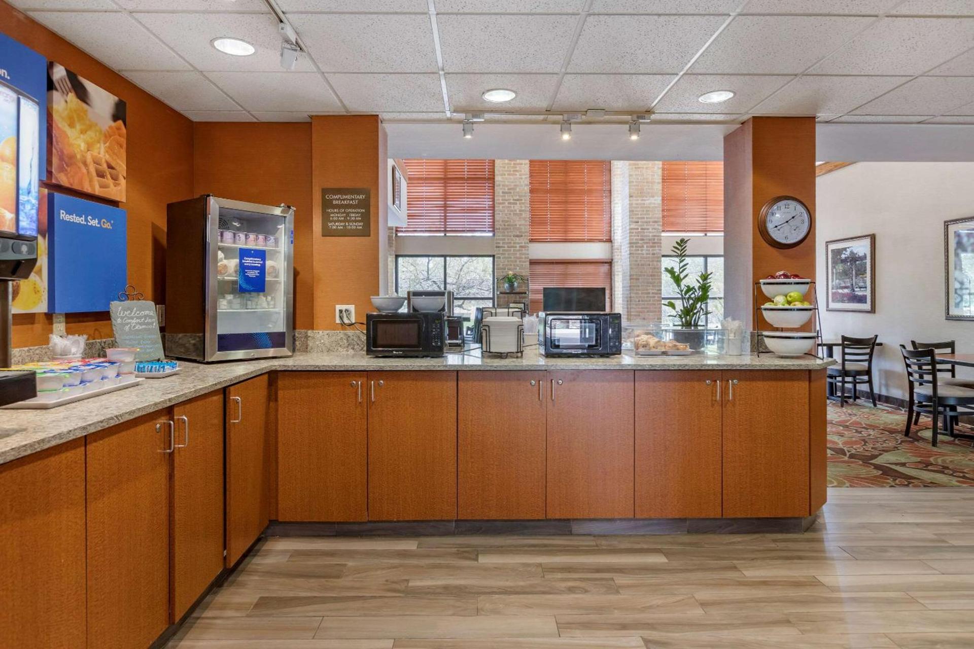 Comfort Inn Okemos - East Lansing photo 35