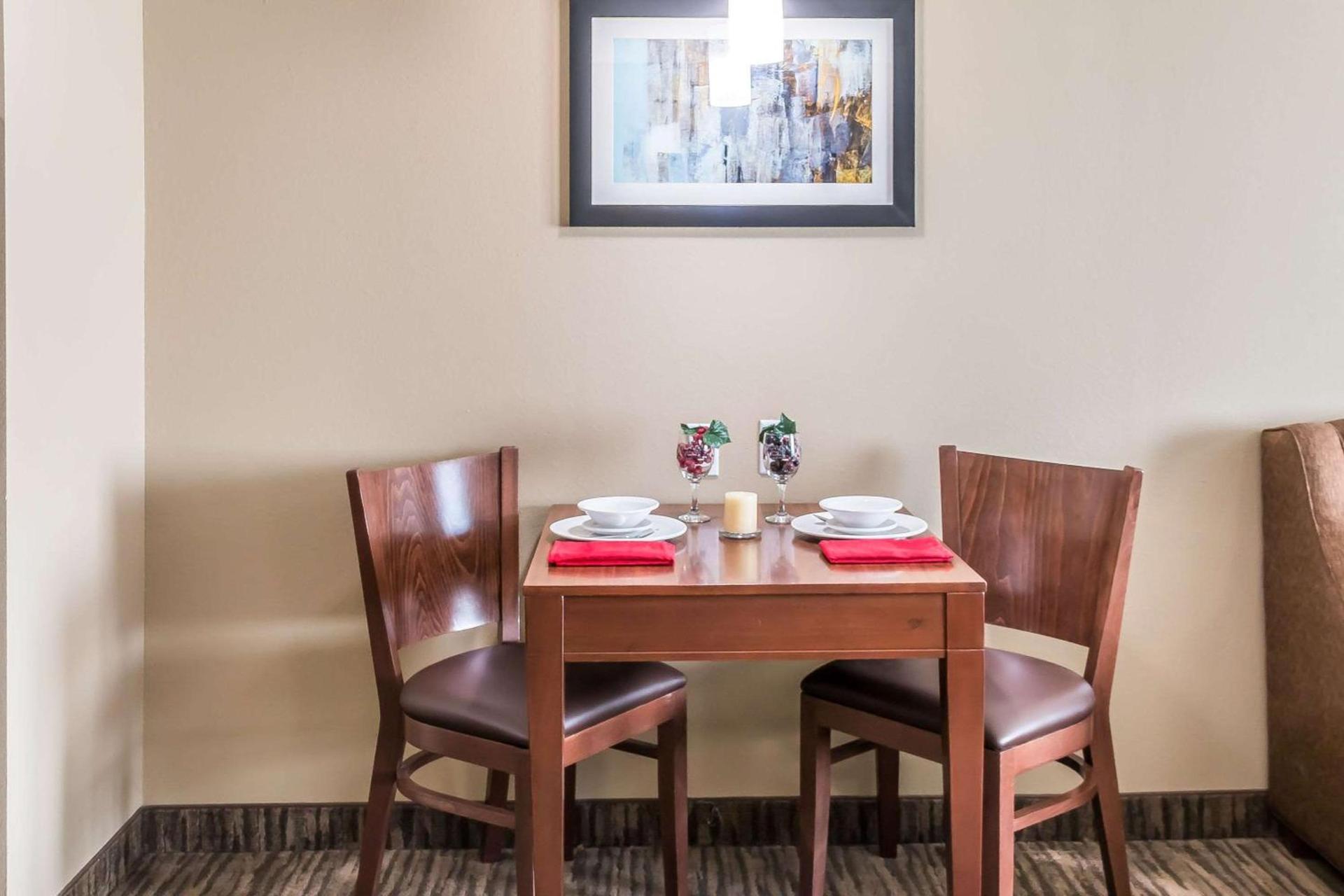 MainStay Suites Edinburg South photo 17