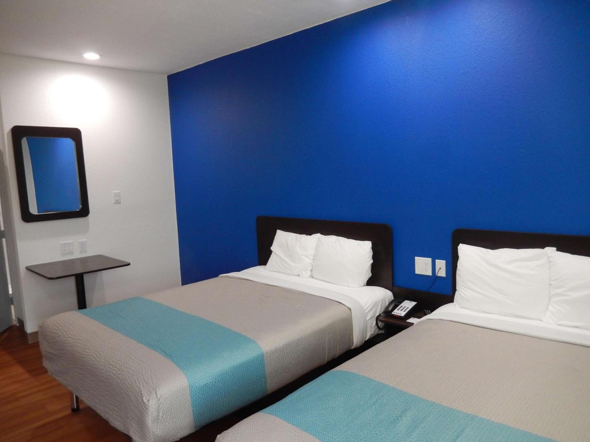 Motel 6-Houston, TX - Downtown North photo 8