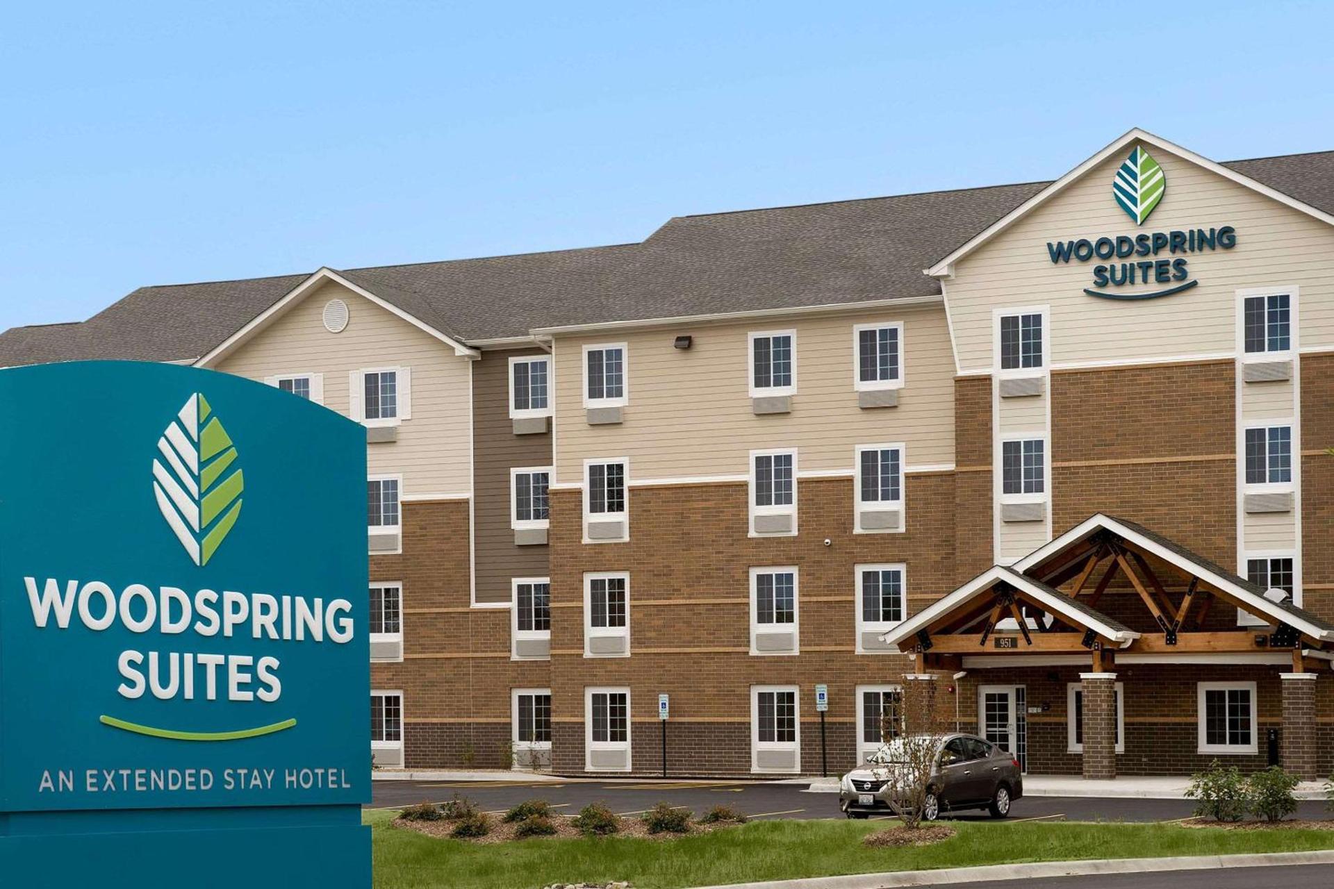 WoodSpring Suites Chicago Darien photo 1
