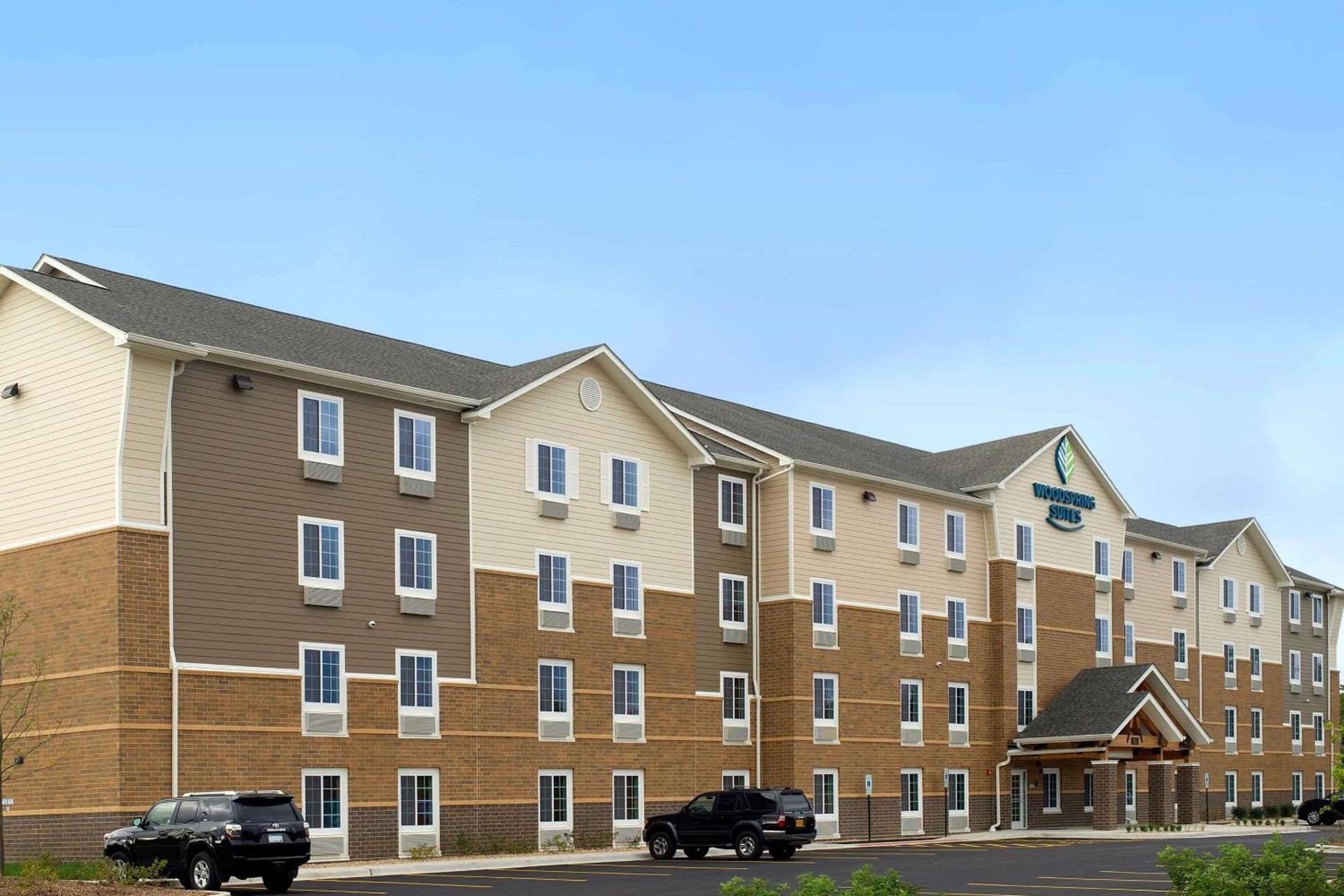 WoodSpring Suites Chicago Darien photo 3