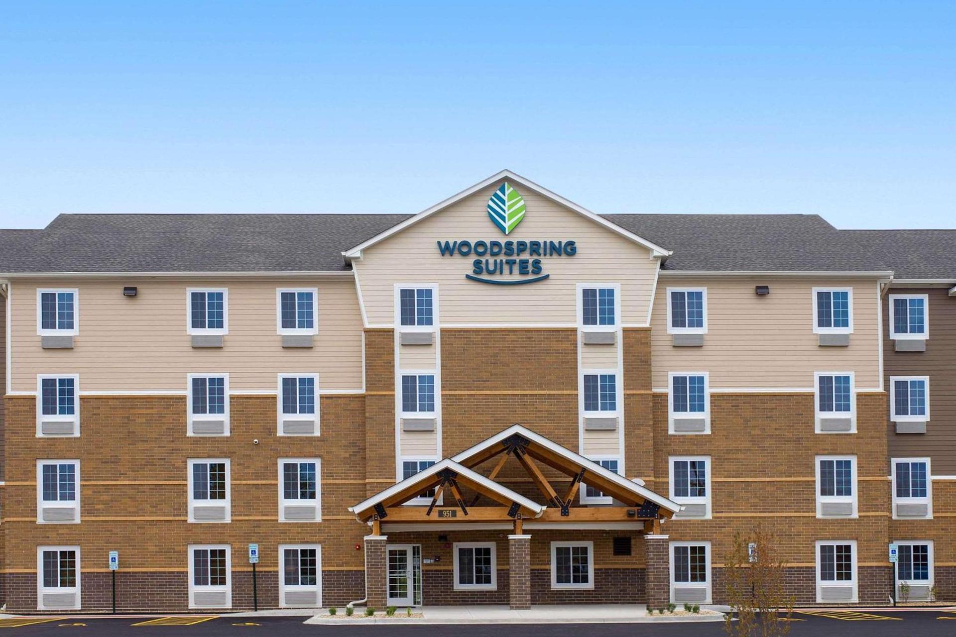 WoodSpring Suites Chicago Darien photo 2