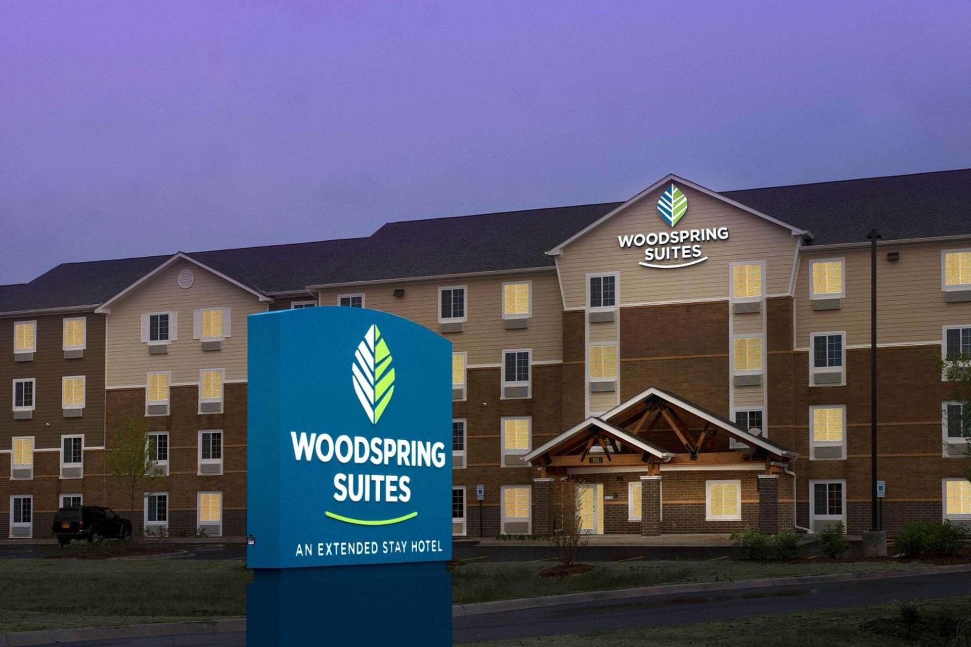 WoodSpring Suites Chicago Darien photo 6