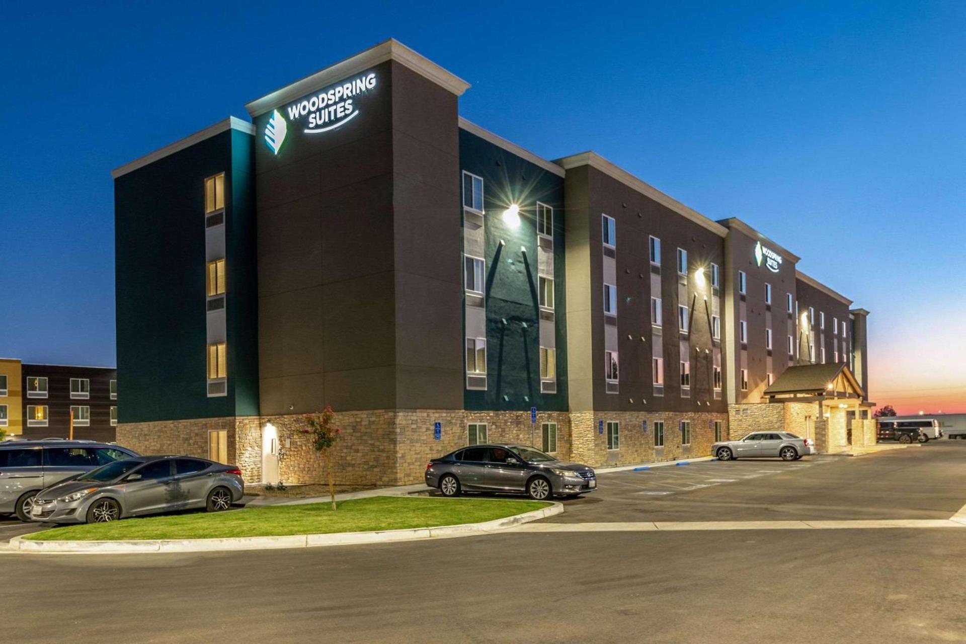 WoodSpring Suites Bakersfield Airport photo 4