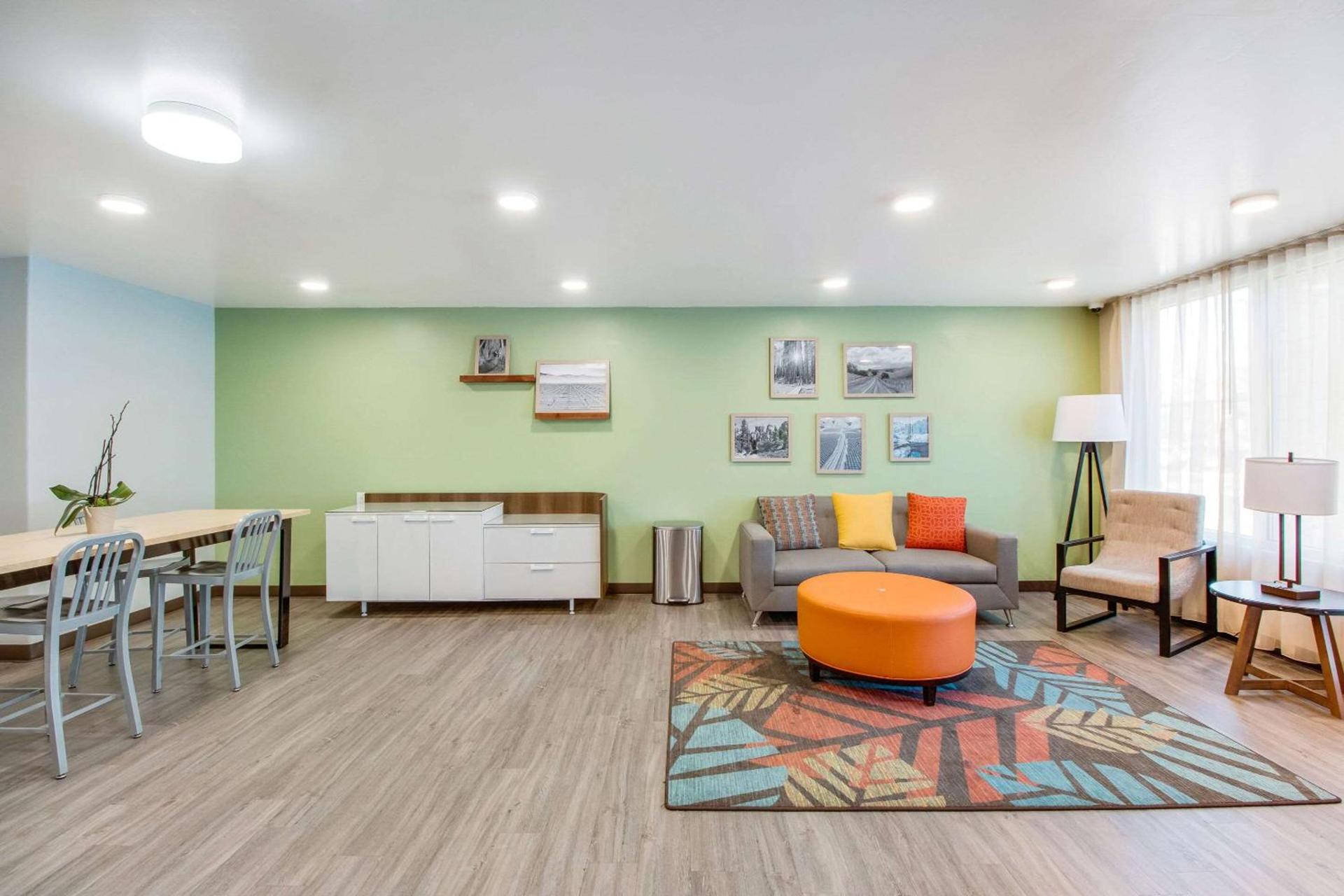 WoodSpring Suites Bakersfield Airport photo 7
