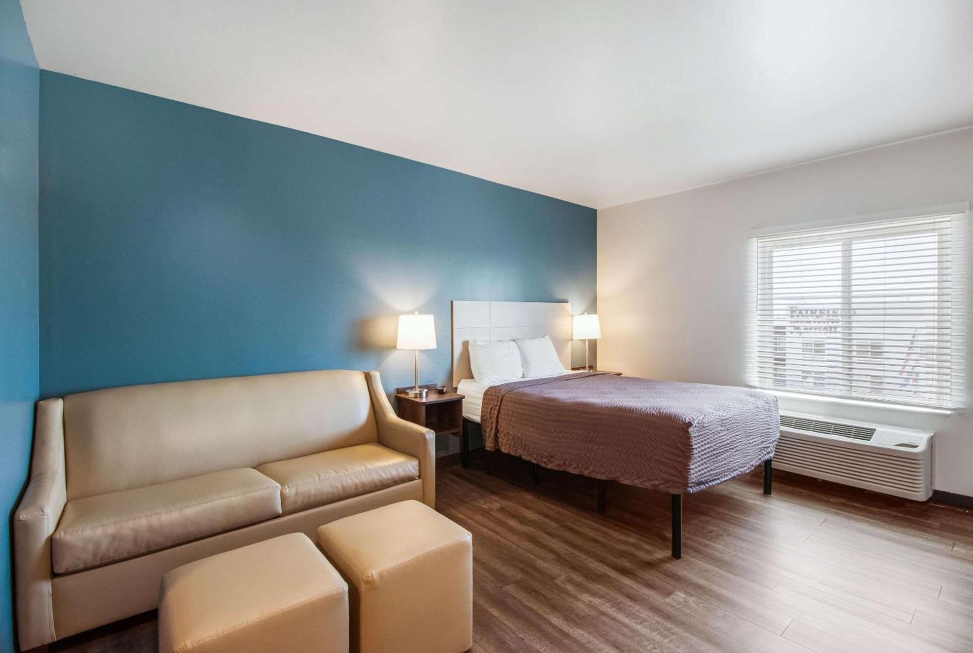 WoodSpring Suites Bakersfield Airport photo 30