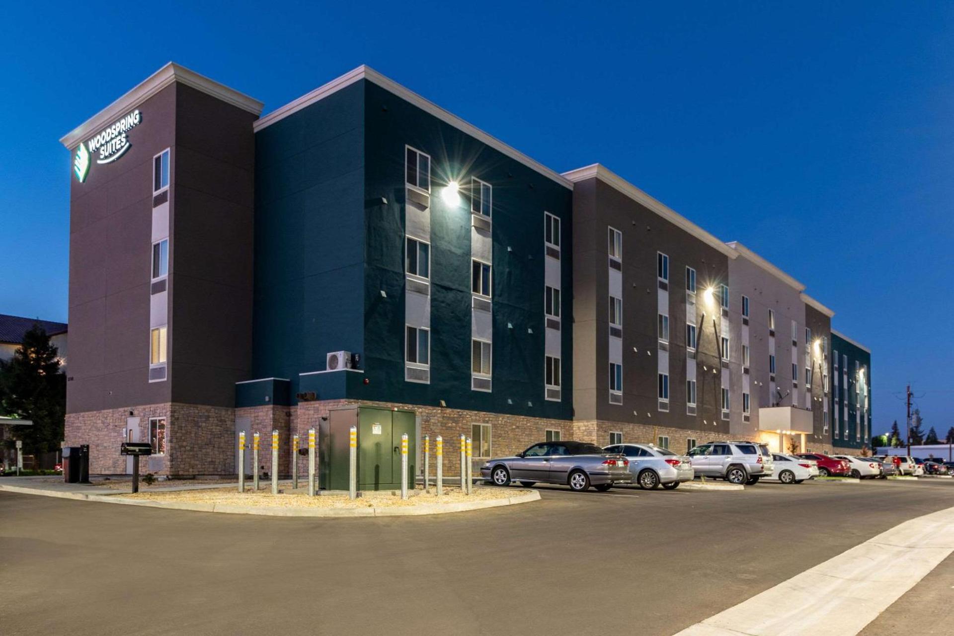 WoodSpring Suites Bakersfield Airport photo 22