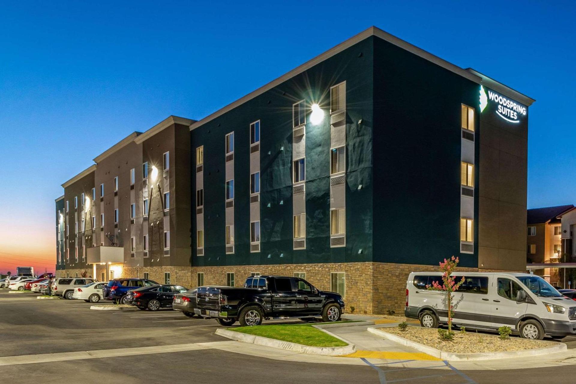 WoodSpring Suites Bakersfield Airport photo 25