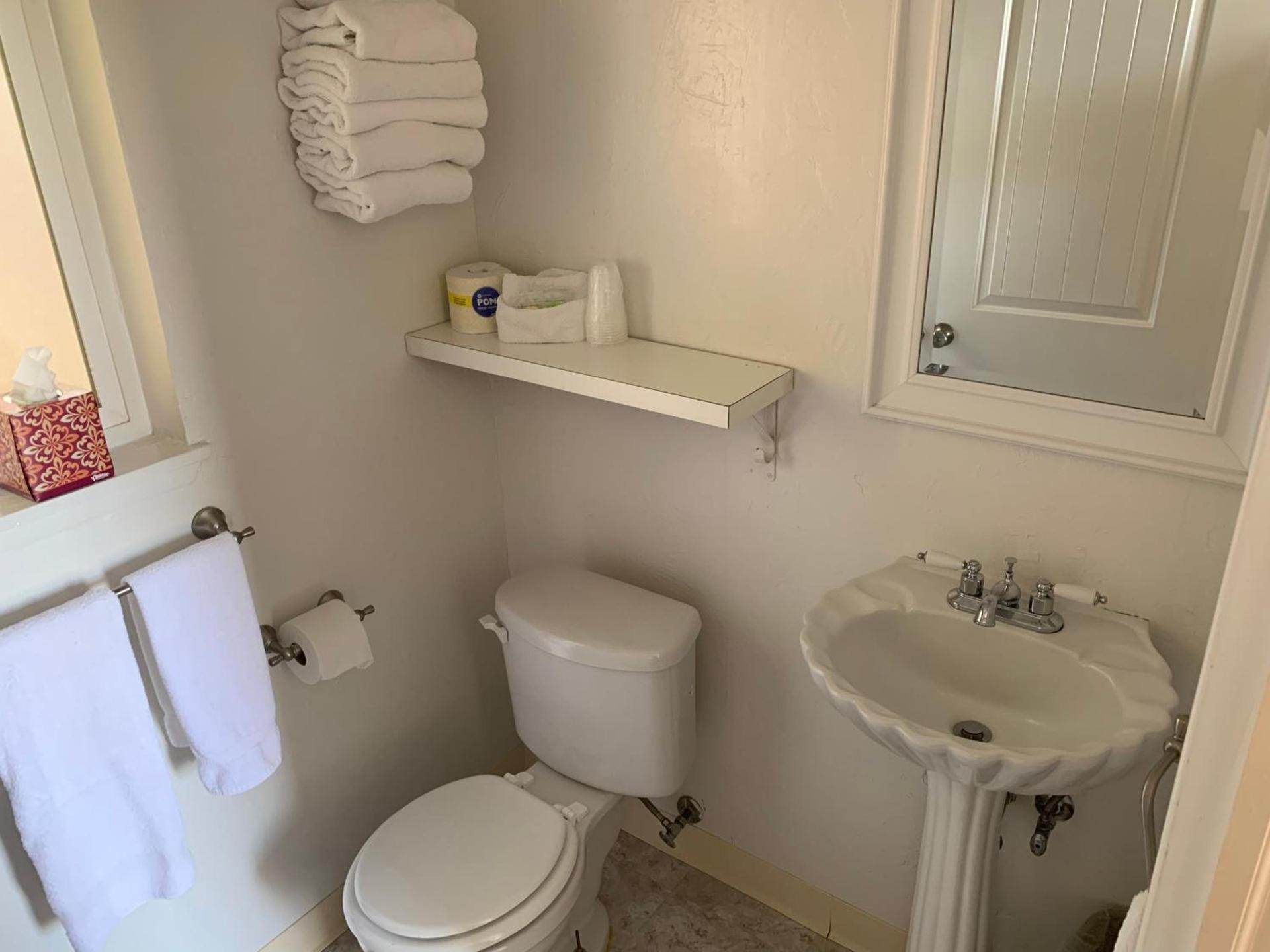 Sugarloaf Mountain Motel photo 32