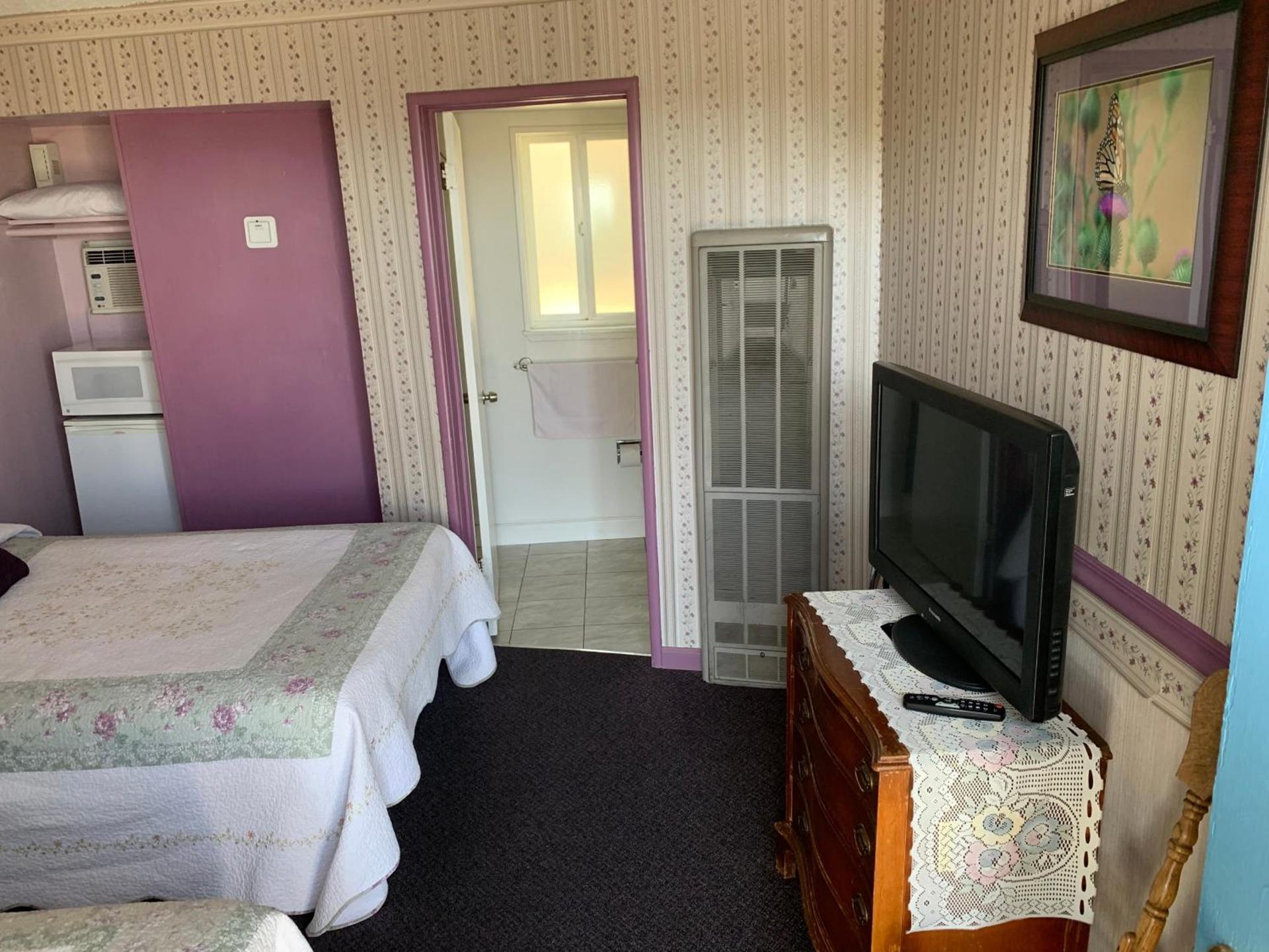 Sugarloaf Mountain Motel photo 38