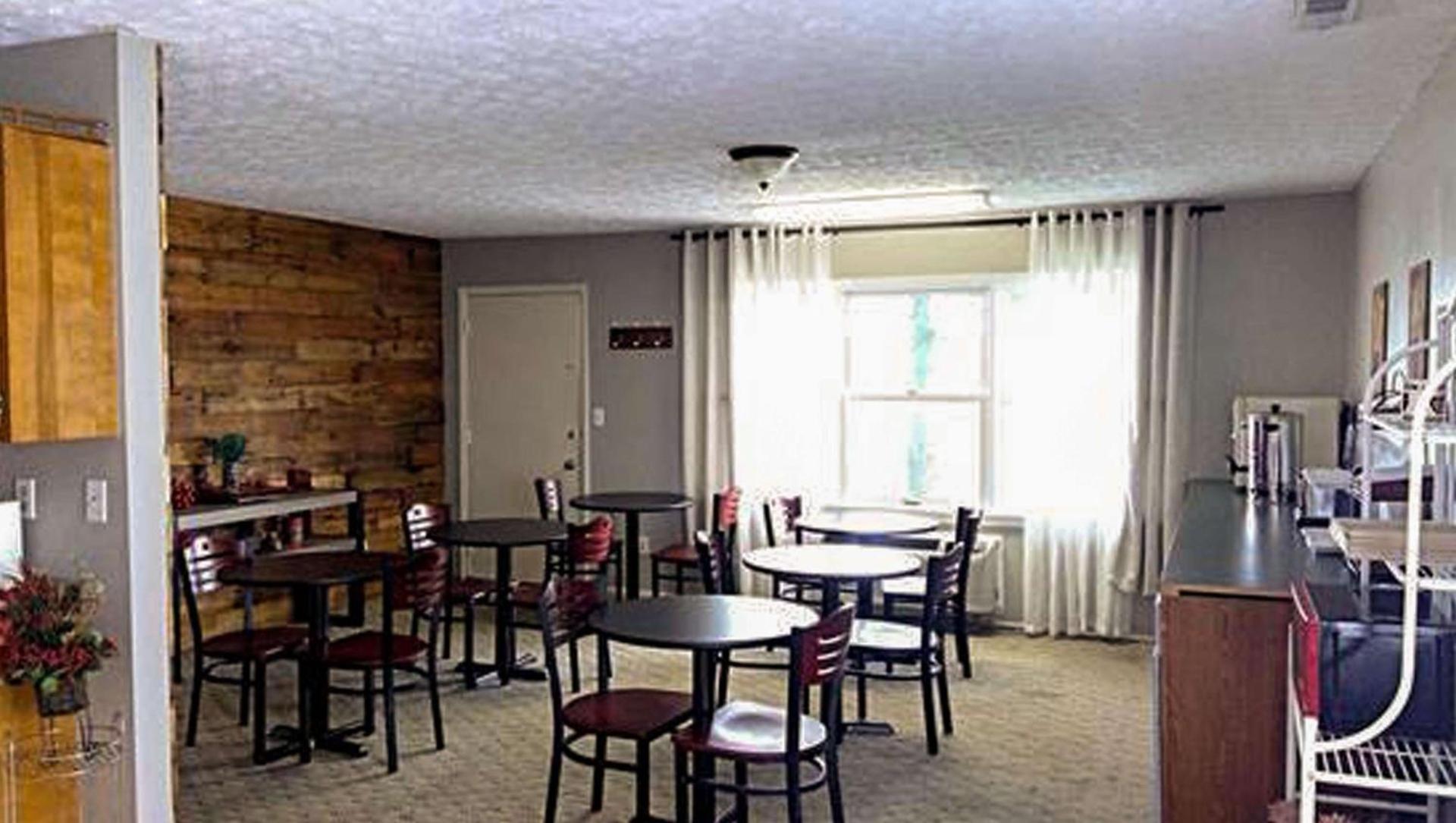 Sunrise Inn Williamstown photo 16