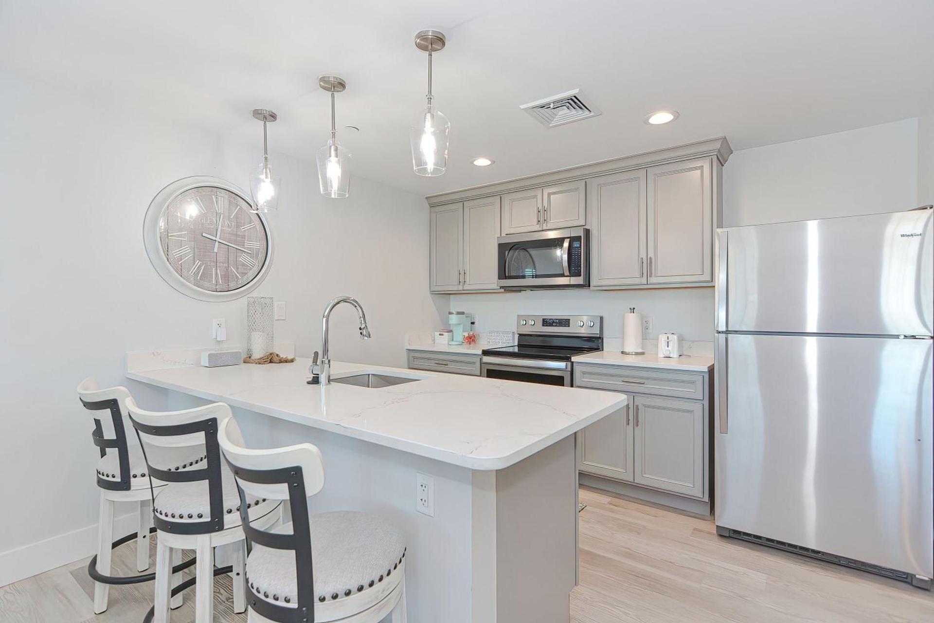 Harbourtown Suites on Plymouth Harbor photo 38