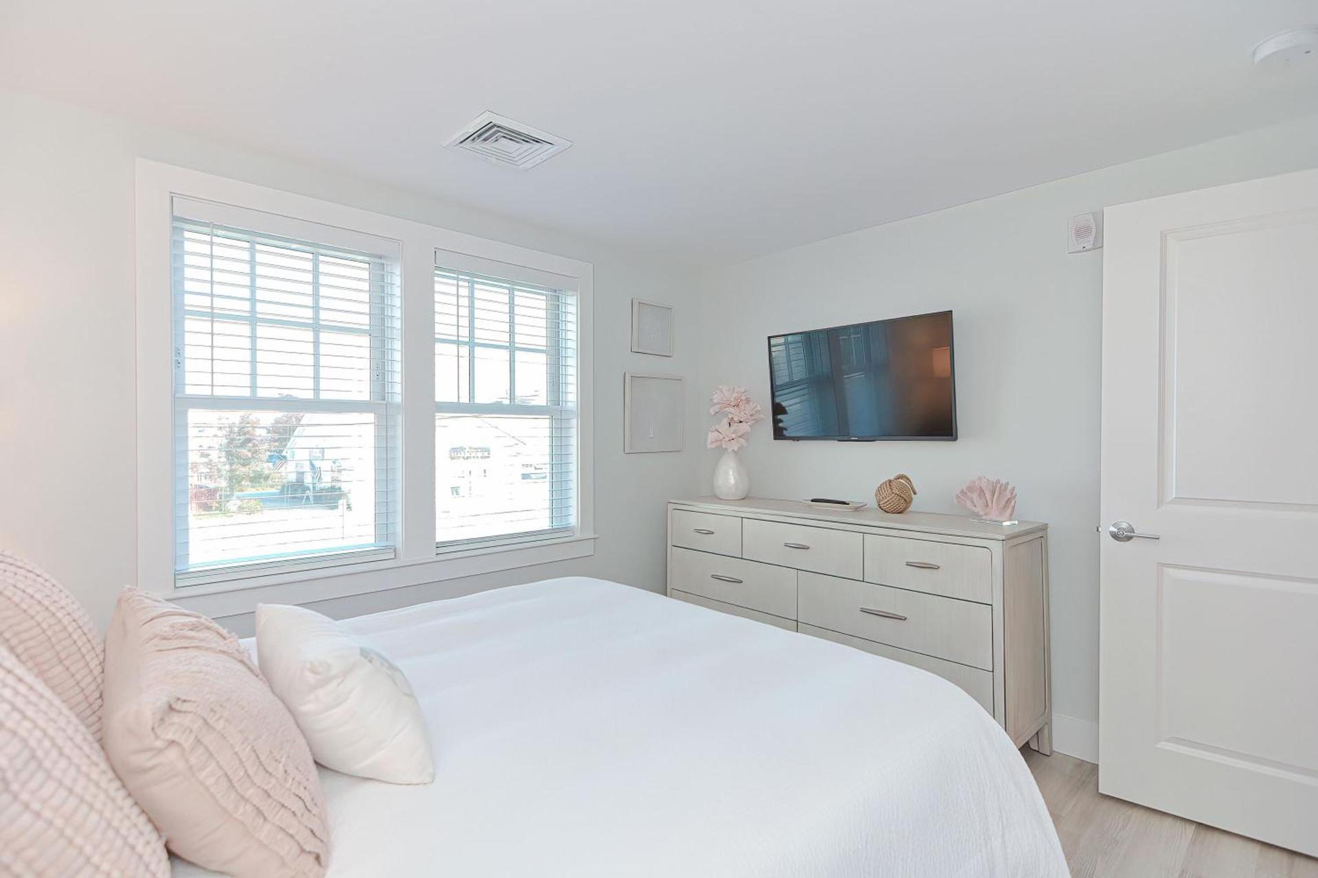 Harbourtown Suites on Plymouth Harbor photo 47