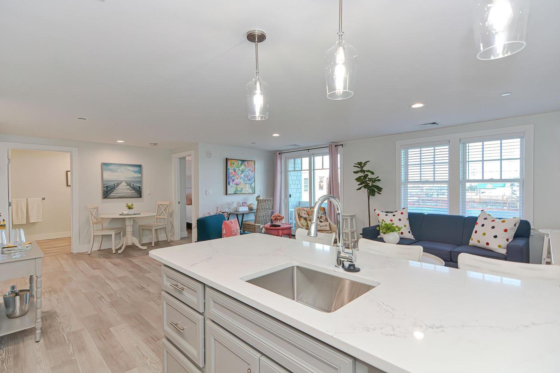 Harbourtown Suites on Plymouth Harbor photo 34