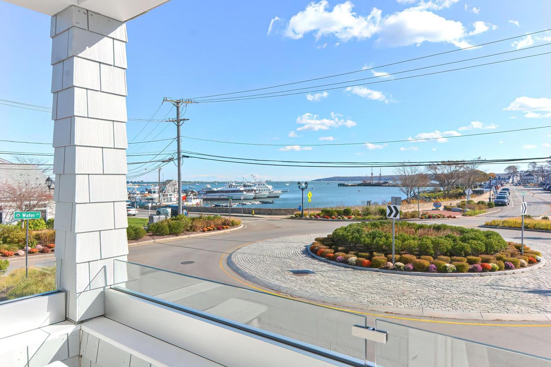 Harbourtown Suites on Plymouth Harbor photo 62