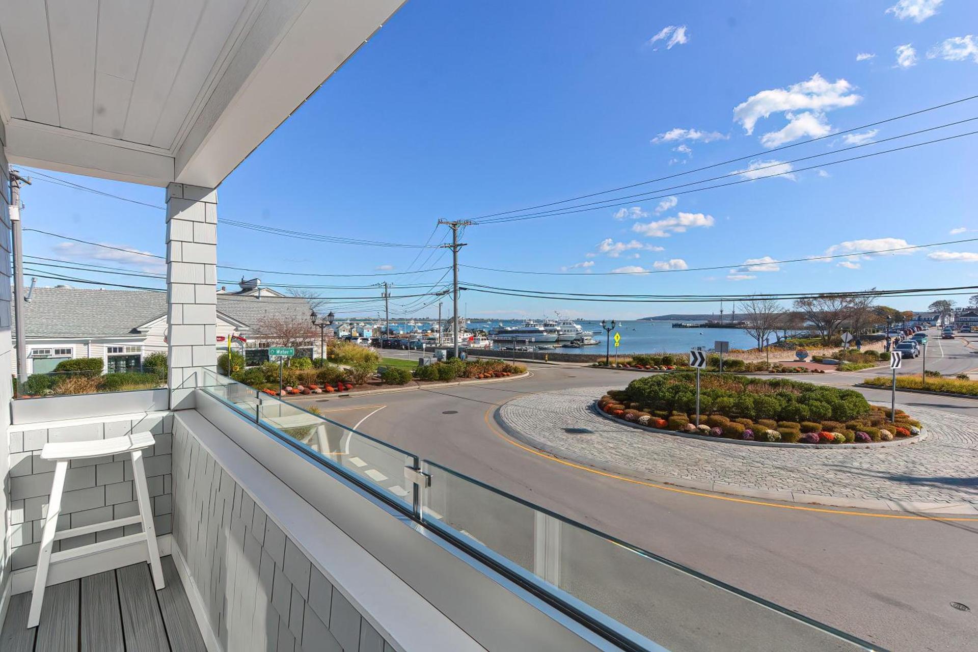 Harbourtown Suites on Plymouth Harbor photo 63
