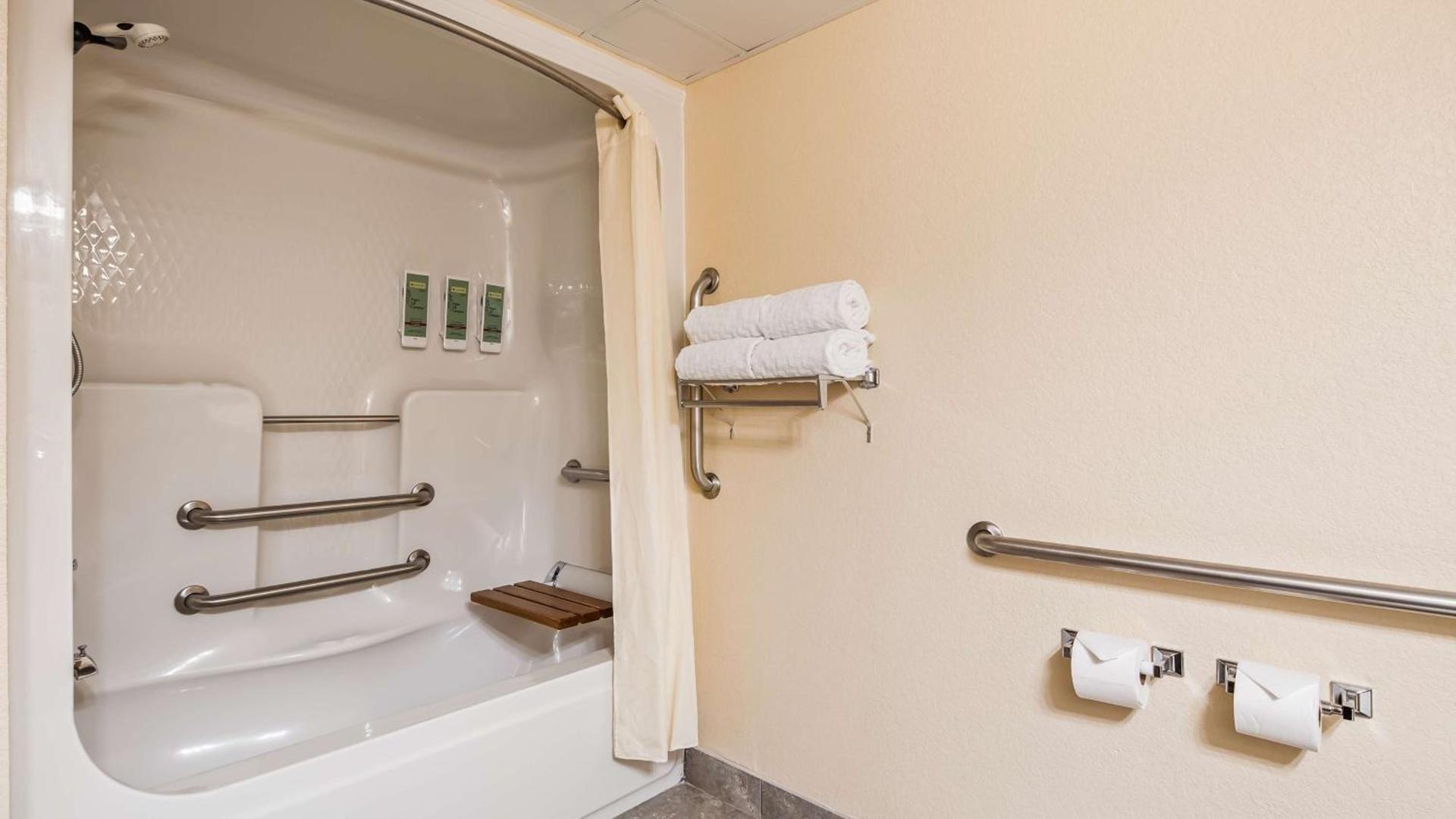 Best Western Center Pointe Inn photo 23