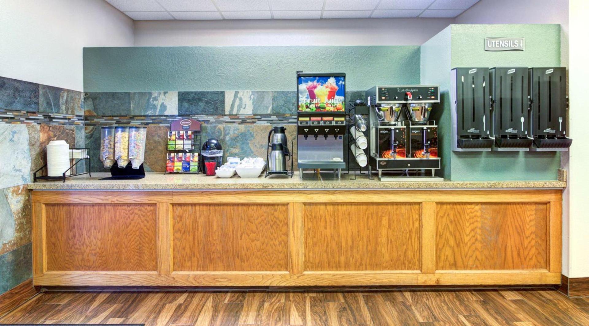 Best Western Center Pointe Inn photo 35