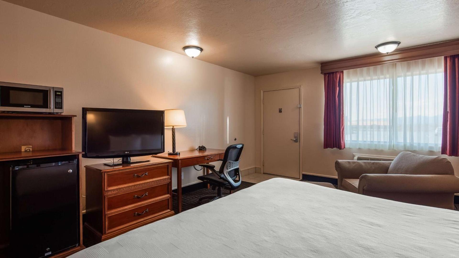 Best Western Paradise Inn photo 9