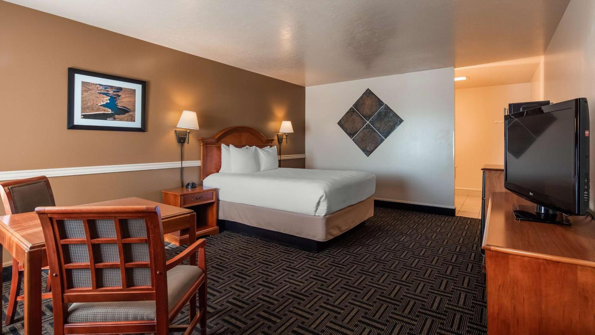 Best Western Paradise Inn photo 12