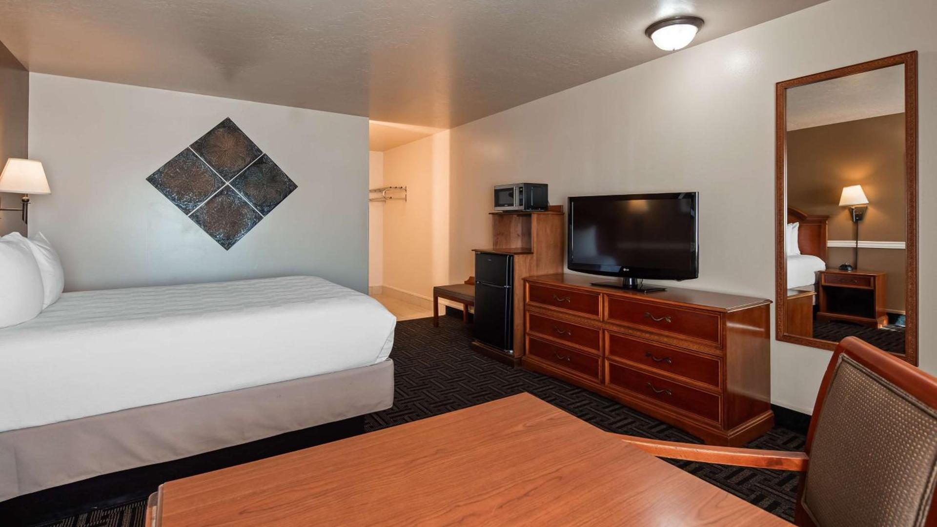 Best Western Paradise Inn photo 14