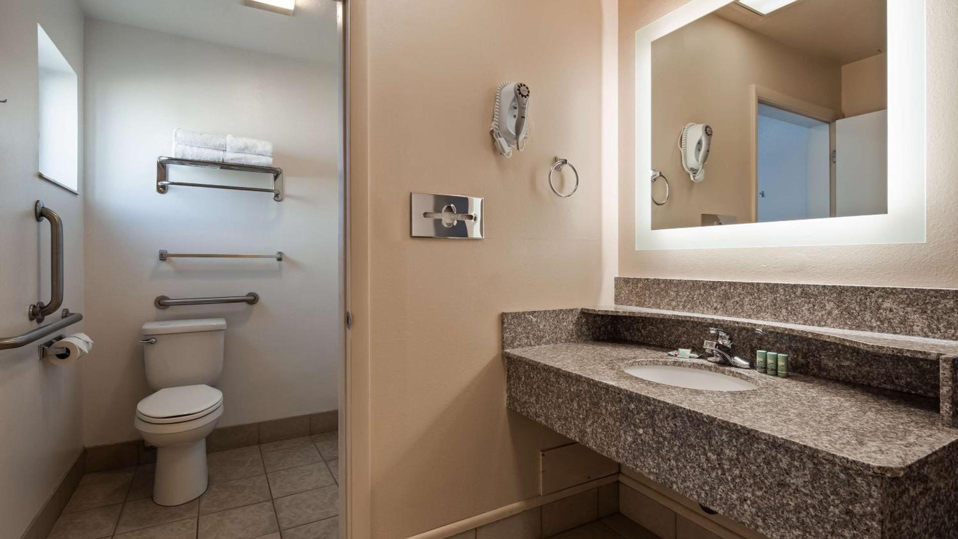 Best Western Paradise Inn photo 17