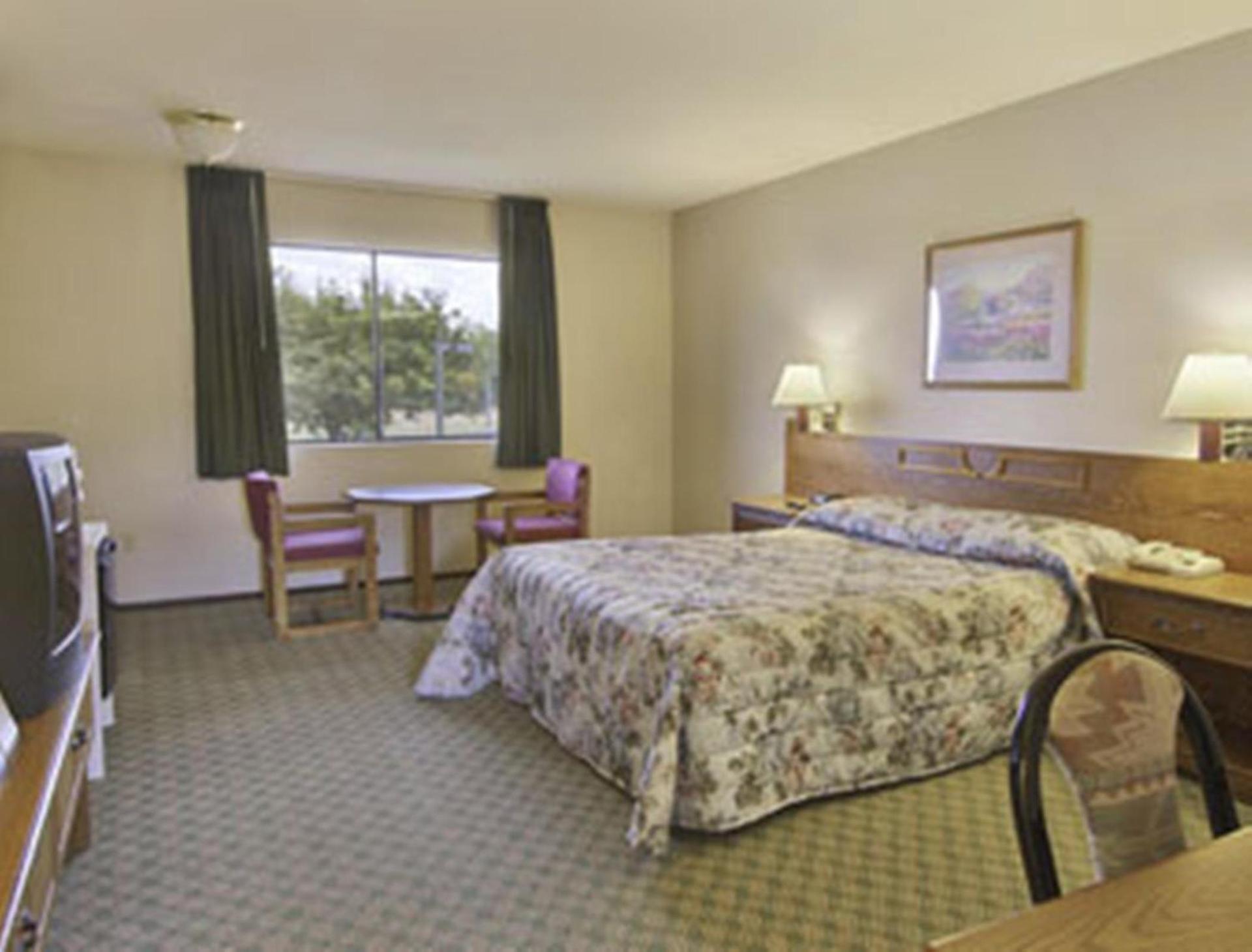 Travelodge by Wyndham Turlock photo 17