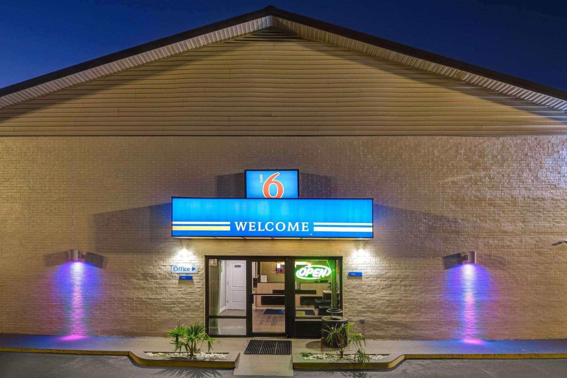 Motel 6-Dalton, GA photo 4