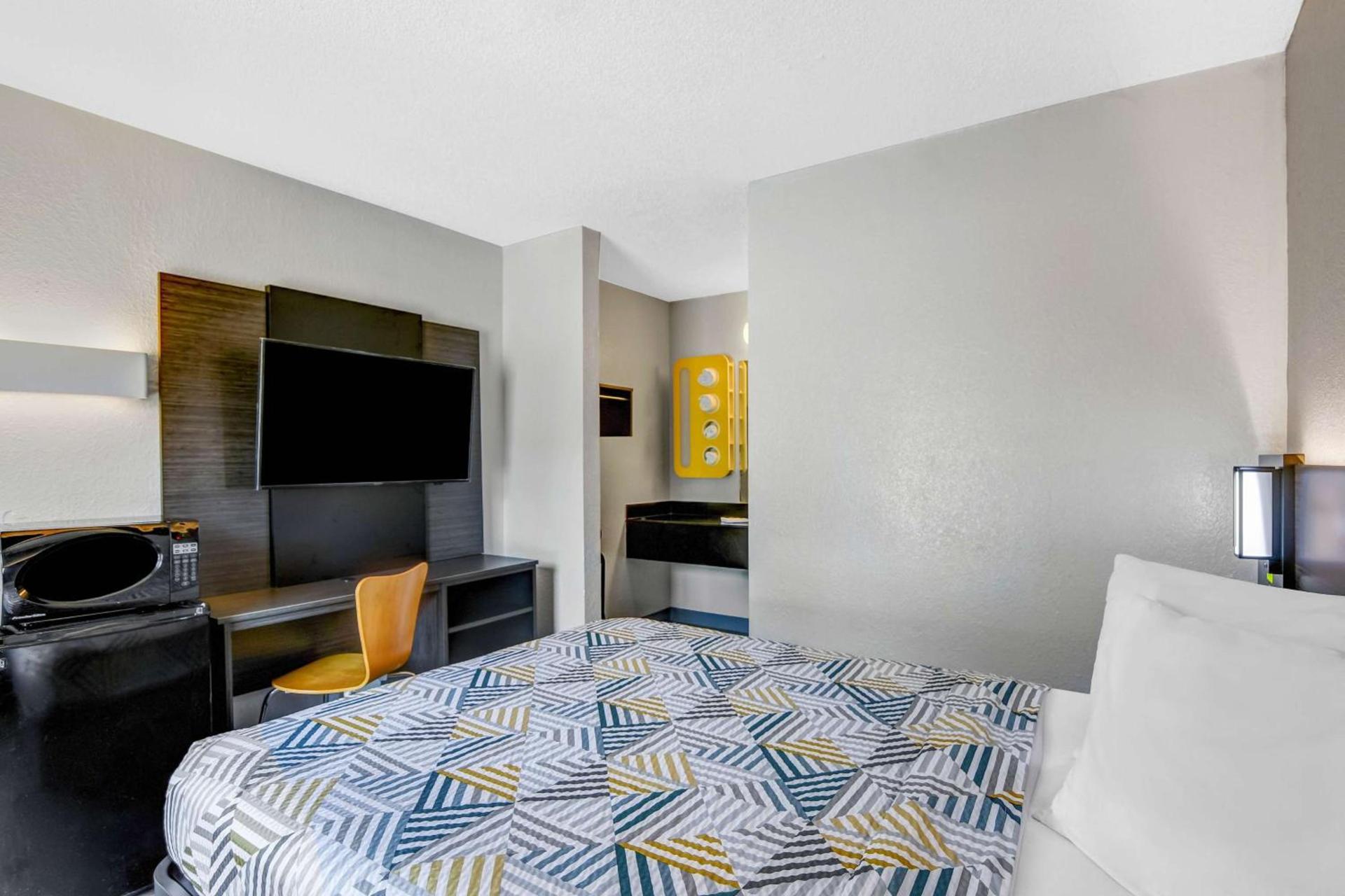 Motel 6-Dalton, GA photo 14