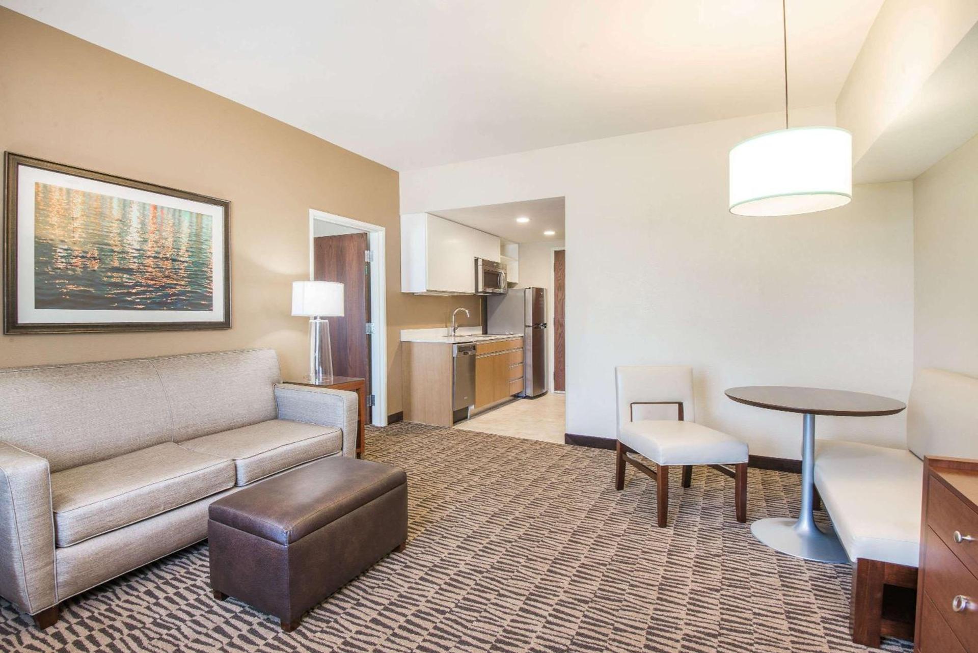 Hawthorn Extended Stay by Wyndham Saint Clairsville photo 13