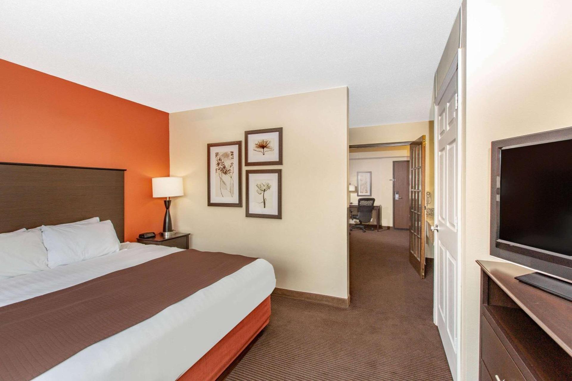 AmericInn by Wyndham Ottumwa photo 18