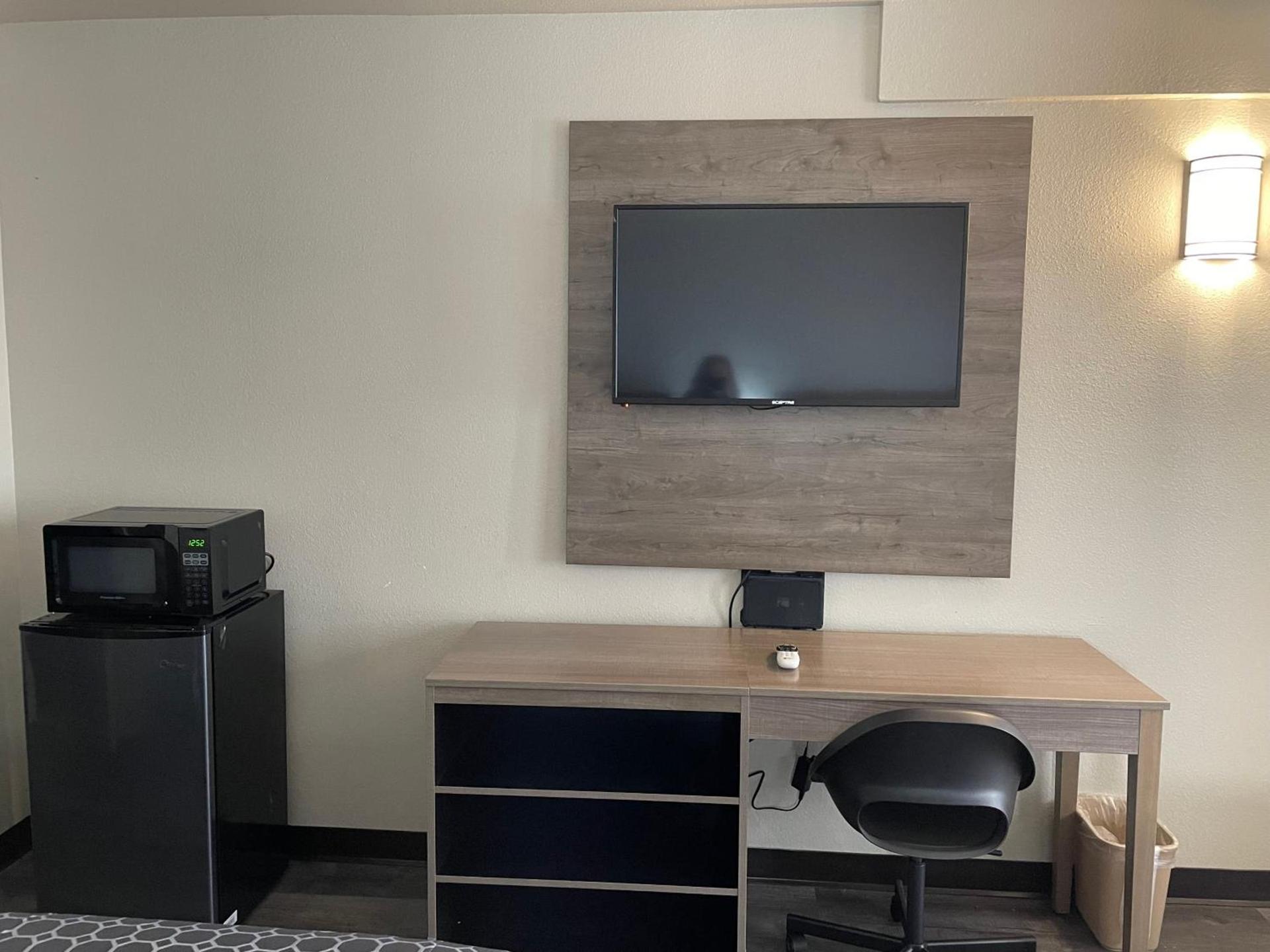 Masters Inn Atlanta - Doraville at I-85 & 285 photo 5