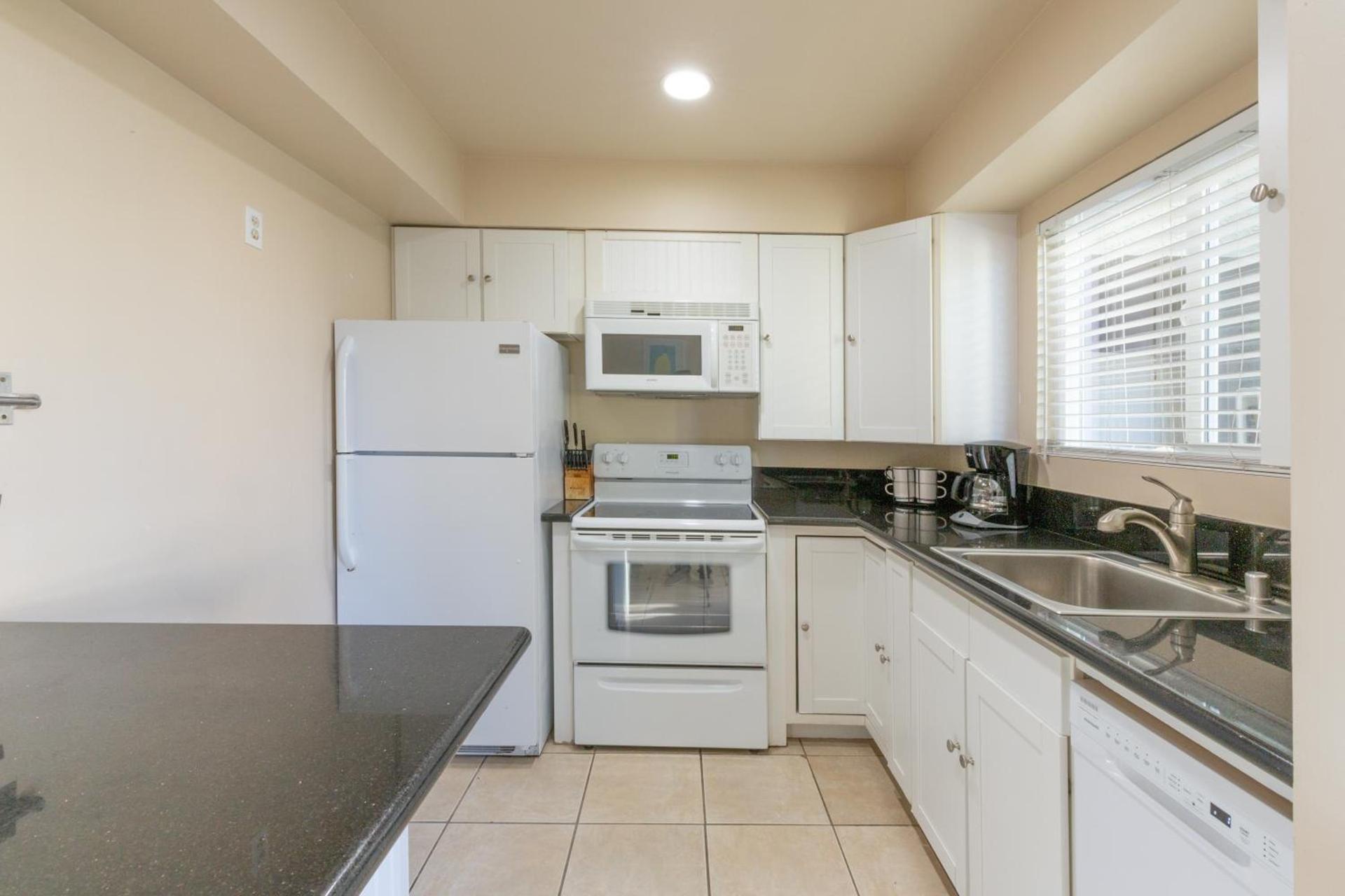 Beachwalk Villas photo 32