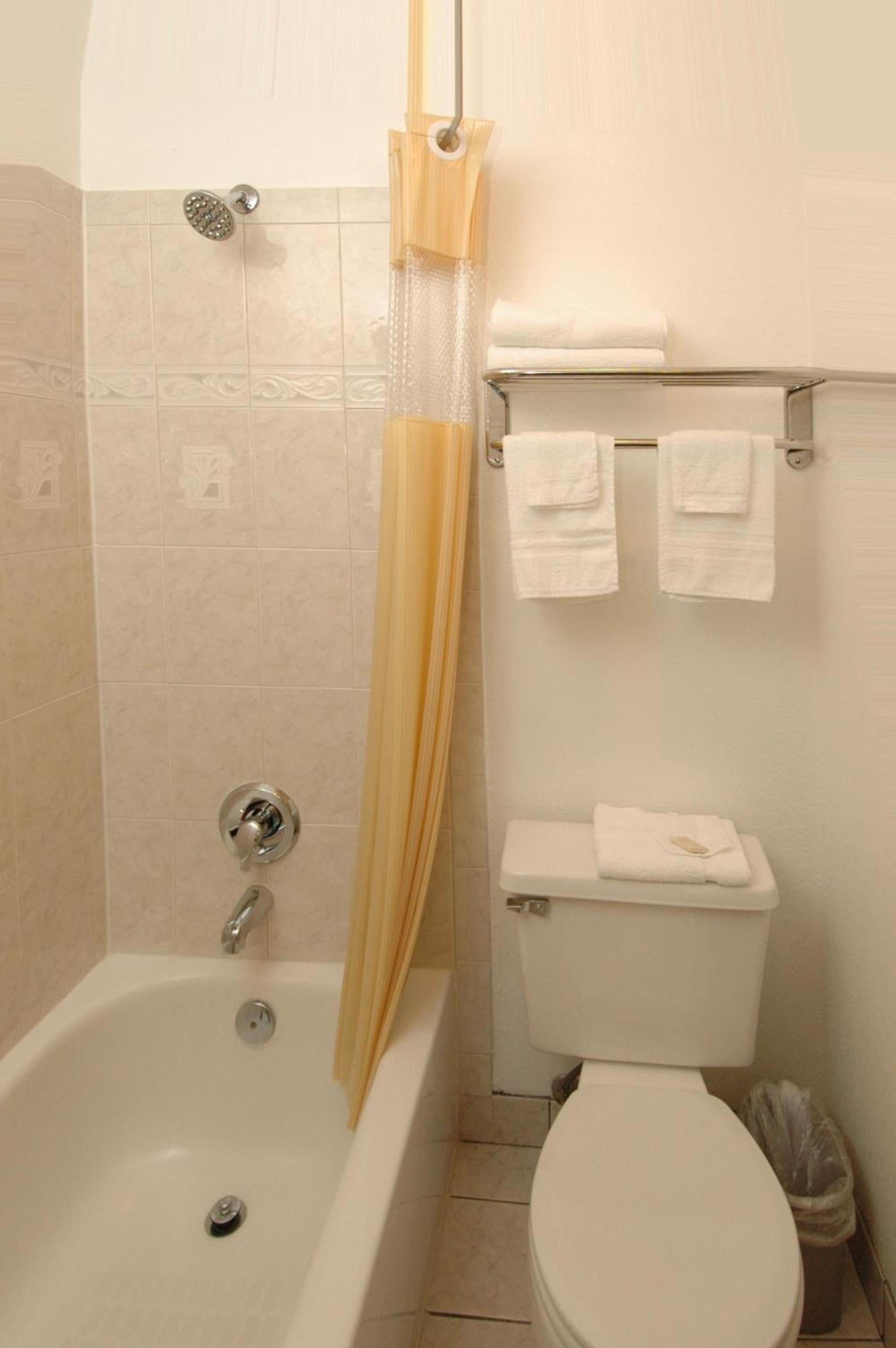 Nordic Inn and Suites photo 41