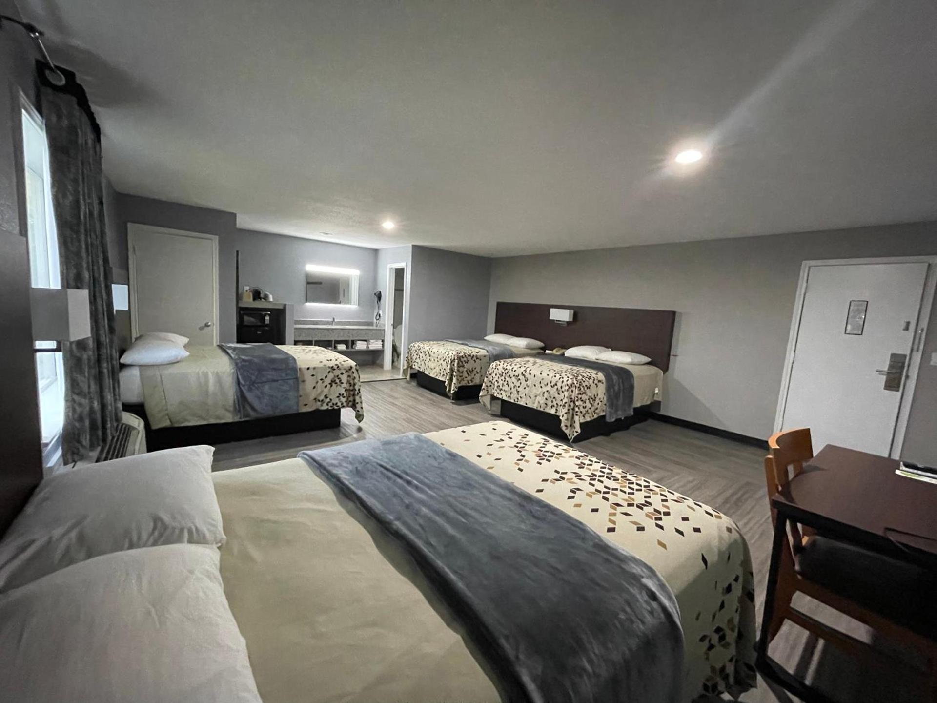 Ridge Motel photo 26