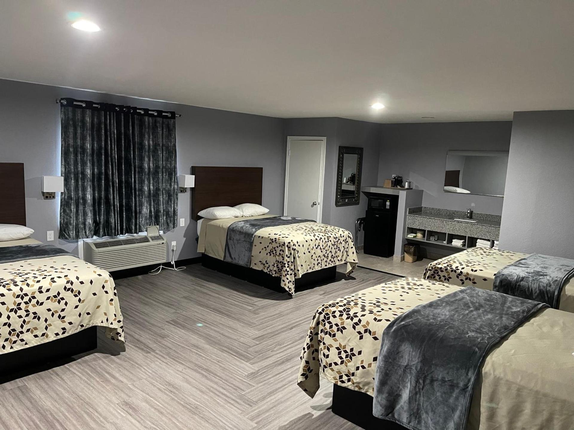 Ridge Motel photo 10