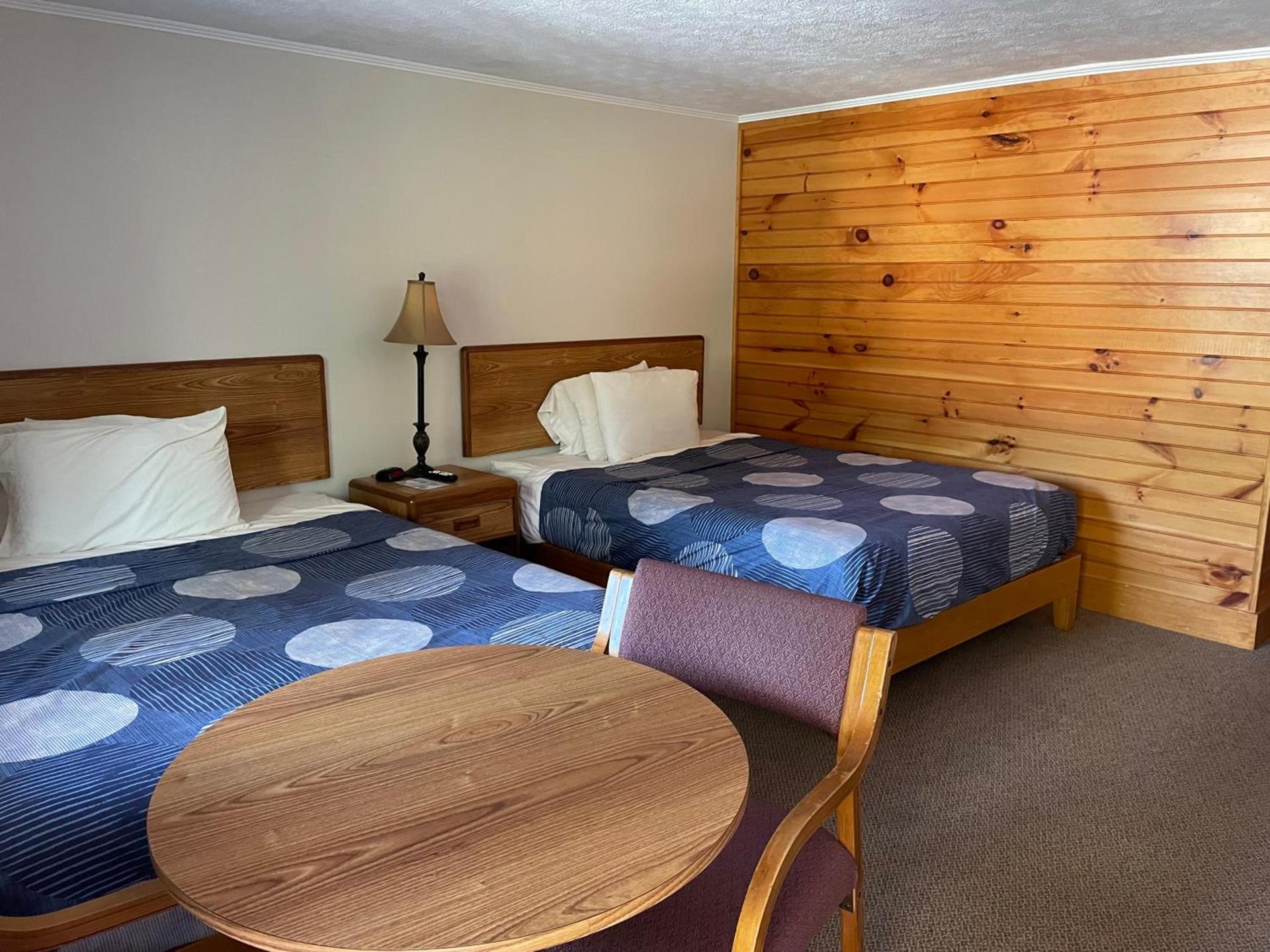 A Holiday Motel - Maggie Valley photo 7