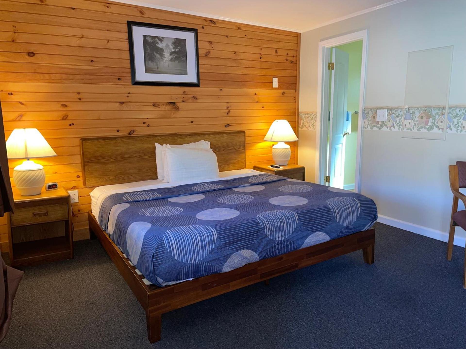 A Holiday Motel - Maggie Valley photo 15