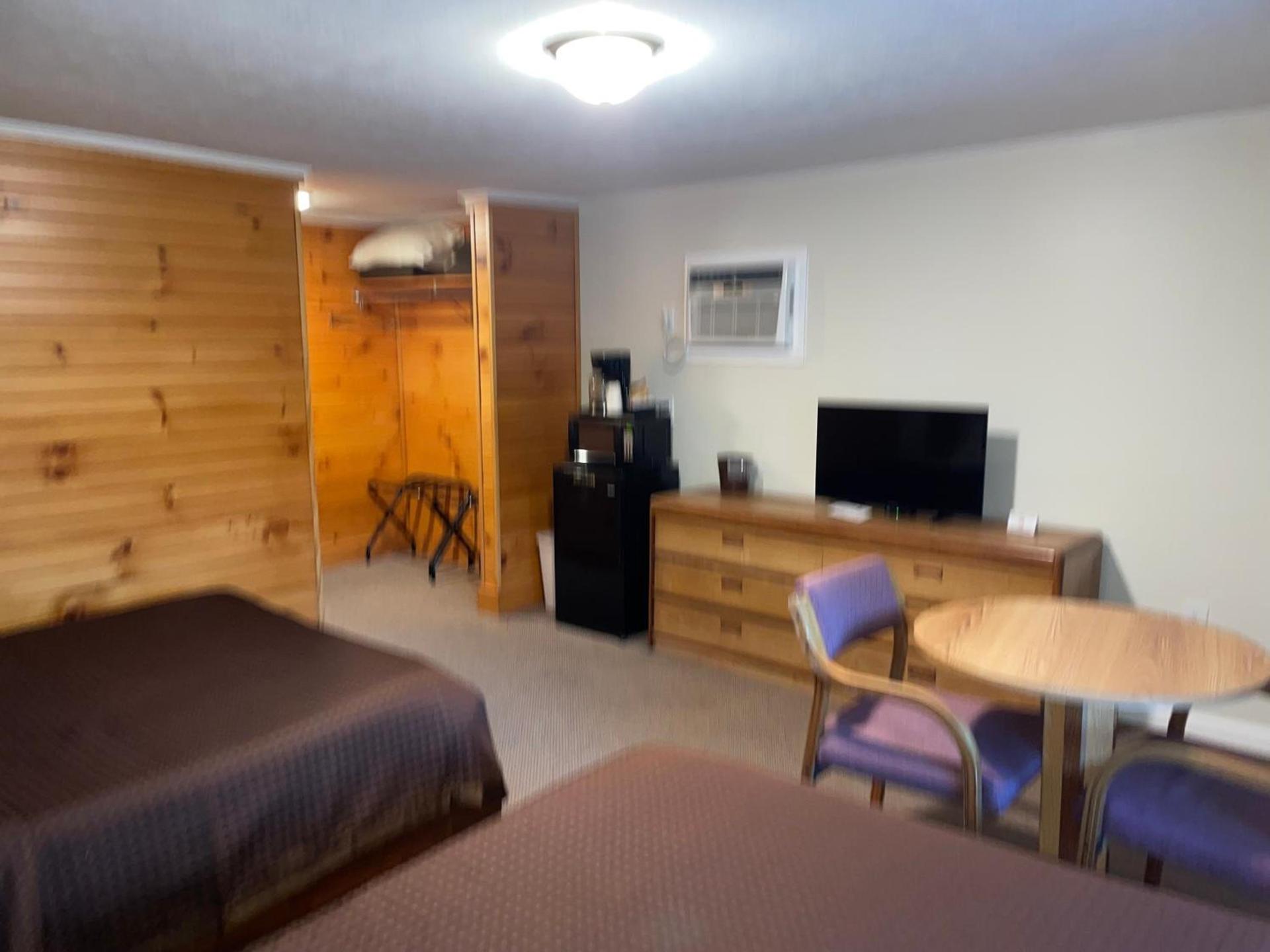A Holiday Motel - Maggie Valley photo 24