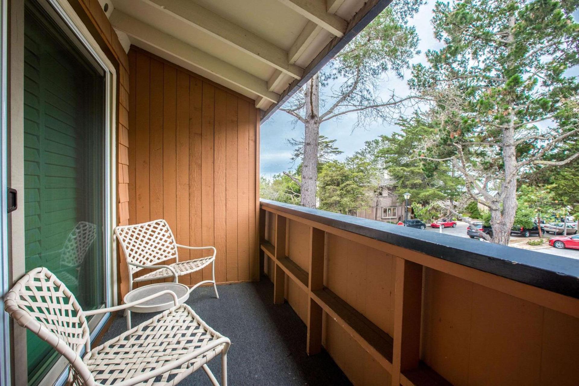 Clarion Collection Carmel Oaks Inn photo 26