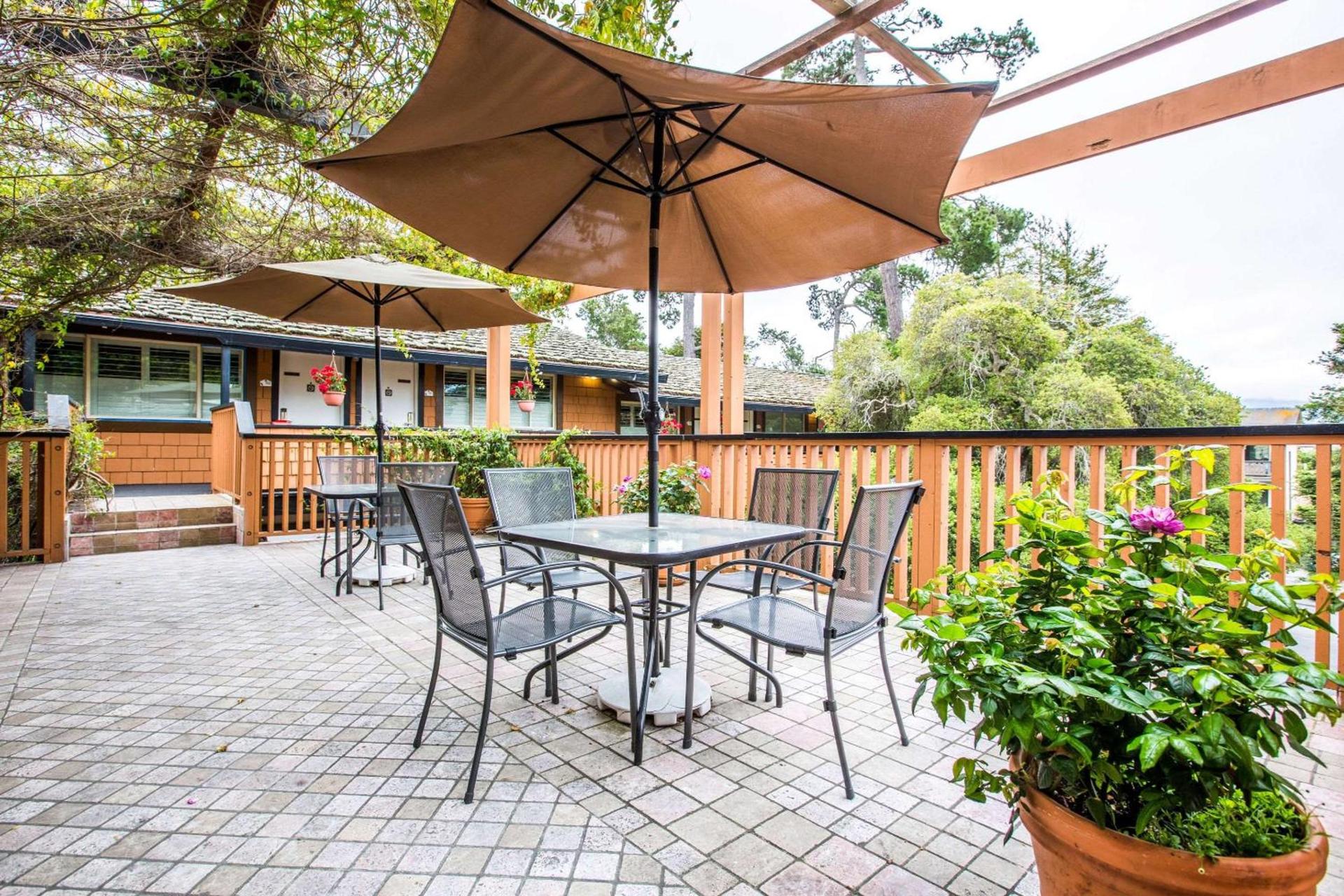 Clarion Collection Carmel Oaks Inn photo 34