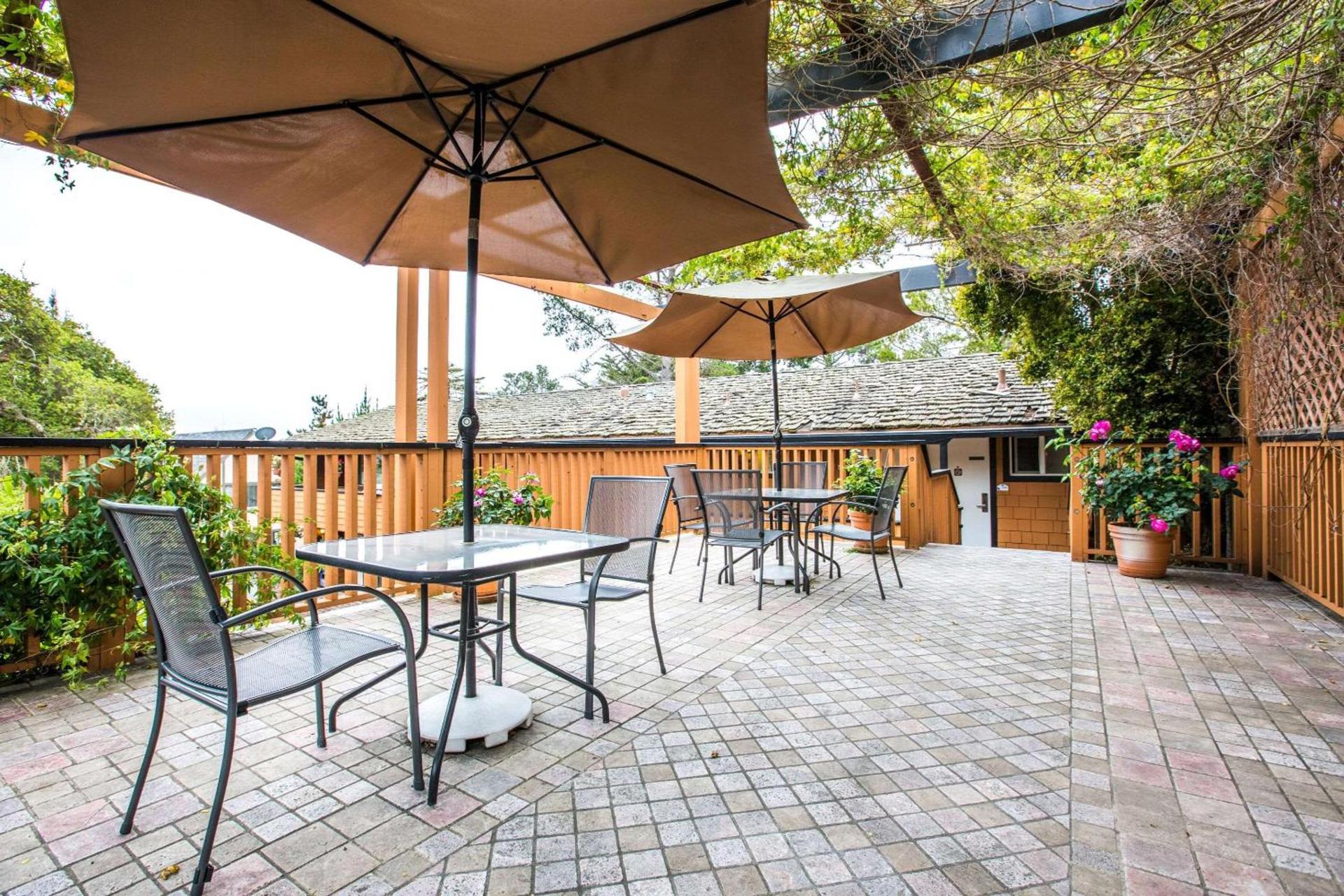 Clarion Collection Carmel Oaks Inn photo 33